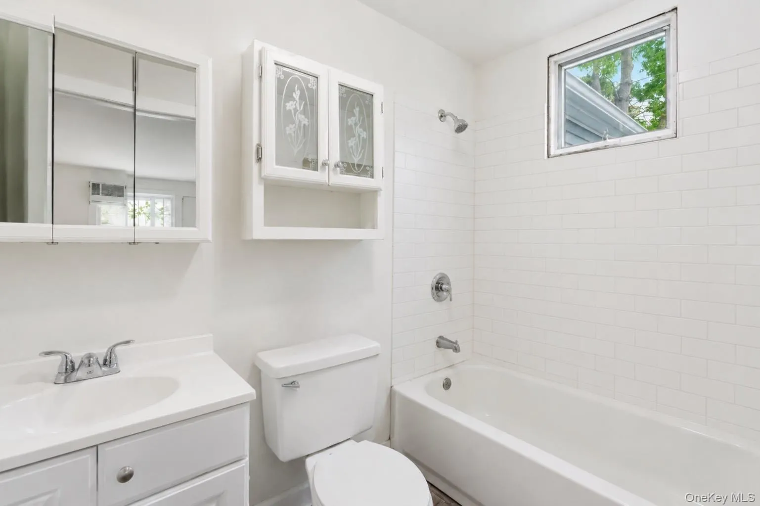 2 Taft Avenue, Islip, NY, 4 Bedrooms Bedrooms, 9 Rooms Rooms,2 BathroomsBathrooms,Residential,For Rent,Taft,0,1005262 2 Taft Avenue, Islip, NY, 4 Bedrooms Bedrooms, 9 Rooms Rooms,2 BathroomsBathrooms,Residential,For Rent,Taft,0,1005262