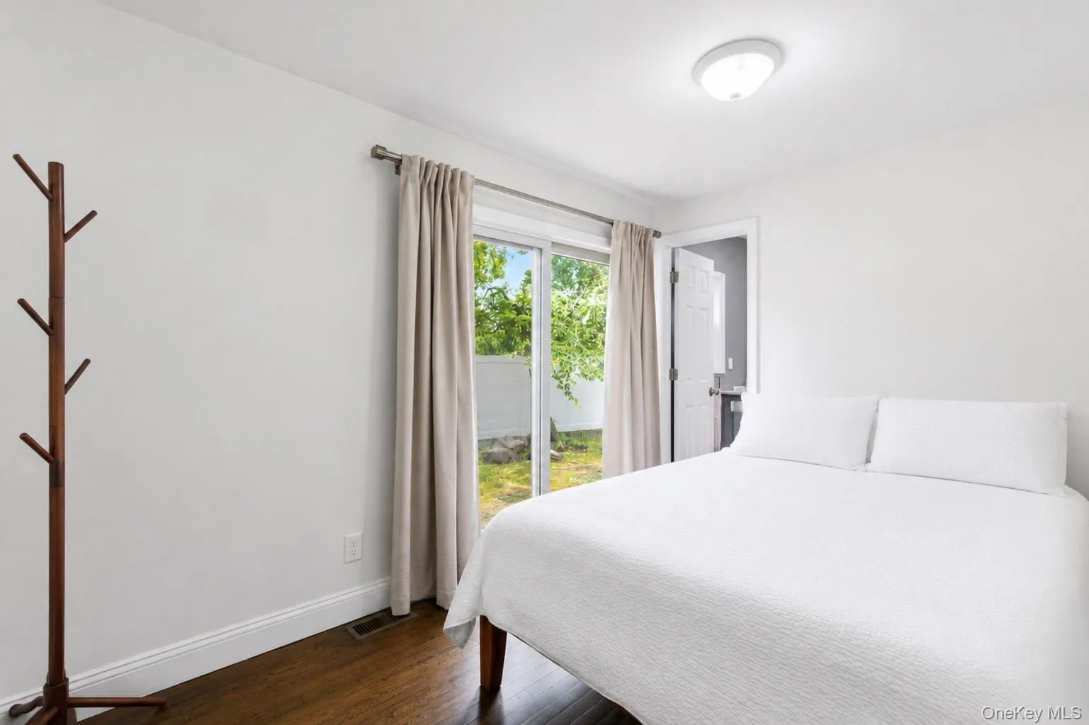 2 Taft Avenue, Islip, NY, 4 Bedrooms Bedrooms, 9 Rooms Rooms,2 BathroomsBathrooms,Residential,For Rent,Taft,0,1005262 2 Taft Avenue, Islip, NY, 4 Bedrooms Bedrooms, 9 Rooms Rooms,2 BathroomsBathrooms,Residential,For Rent,Taft,0,1005262