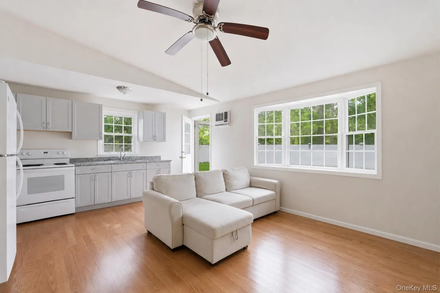 2 Taft Avenue, Islip, NY, 4 Bedrooms Bedrooms, 9 Rooms Rooms,2 BathroomsBathrooms,Residential,For Rent,Taft,0,KEY1005262 2 Taft Avenue, Islip, NY, 4 Bedrooms Bedrooms, 9 Rooms Rooms,2 BathroomsBathrooms,Residential,For Rent,Taft,0,KEY1005262
