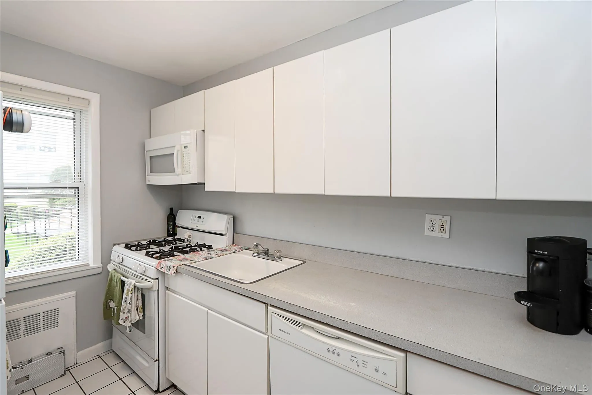 7115 252nd Street, New York, NY, 2 Bedrooms Bedrooms, 5 Rooms Rooms,1 BathroomBathrooms,Residential,For Rent,252nd,0,1005268 7115 252nd Street, New York, NY, 2 Bedrooms Bedrooms, 5 Rooms Rooms,1 BathroomBathrooms,Residential,For Rent,252nd,0,1005268