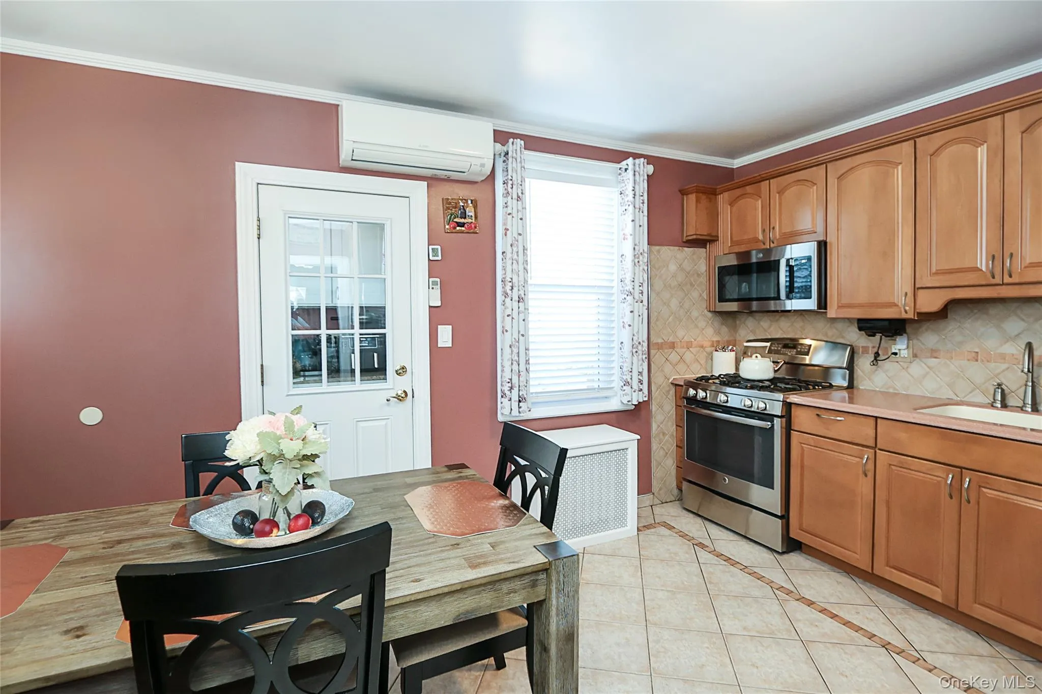 95-20 239th Street, Hempstead, NY, 3 Bedrooms Bedrooms, 6 Rooms Rooms,2 BathroomsBathrooms,Residential,For Rent,239th,0,1005271 95-20 239th Street, Hempstead, NY, 3 Bedrooms Bedrooms, 6 Rooms Rooms,2 BathroomsBathrooms,Residential,For Rent,239th,0,1005271