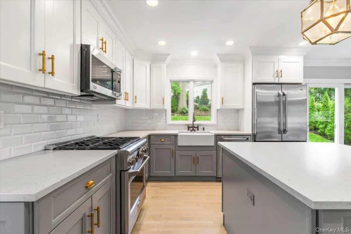 17 Tewkesbury Road, New Rochelle, NY, 3 Bedrooms Bedrooms, 6 Rooms Rooms,2 BathroomsBathrooms,Residential Lease,For Rent,Tewkesbury,0,1005276 17 Tewkesbury Road, New Rochelle, NY, 3 Bedrooms Bedrooms, 6 Rooms Rooms,2 BathroomsBathrooms,Residential Lease,For Rent,Tewkesbury,0,1005276