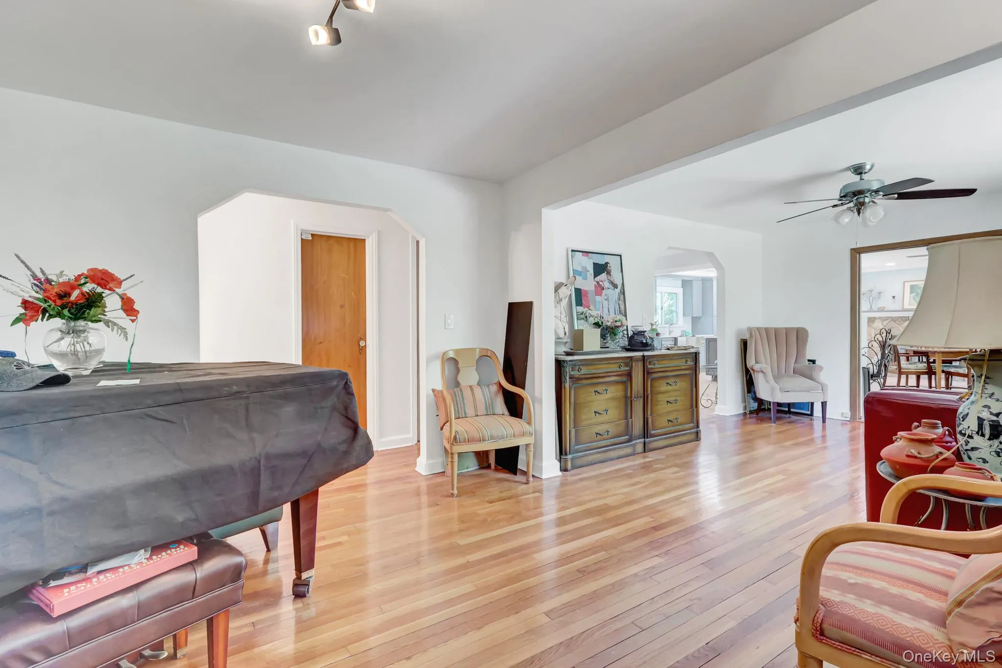 100 Elwood Road, Huntington, NY, 4 Bedrooms Bedrooms, 9 Rooms Rooms,2 BathroomsBathrooms,Residential,For Rent,Elwood,0,1005280 100 Elwood Road, Huntington, NY, 4 Bedrooms Bedrooms, 9 Rooms Rooms,2 BathroomsBathrooms,Residential,For Rent,Elwood,0,1005280
