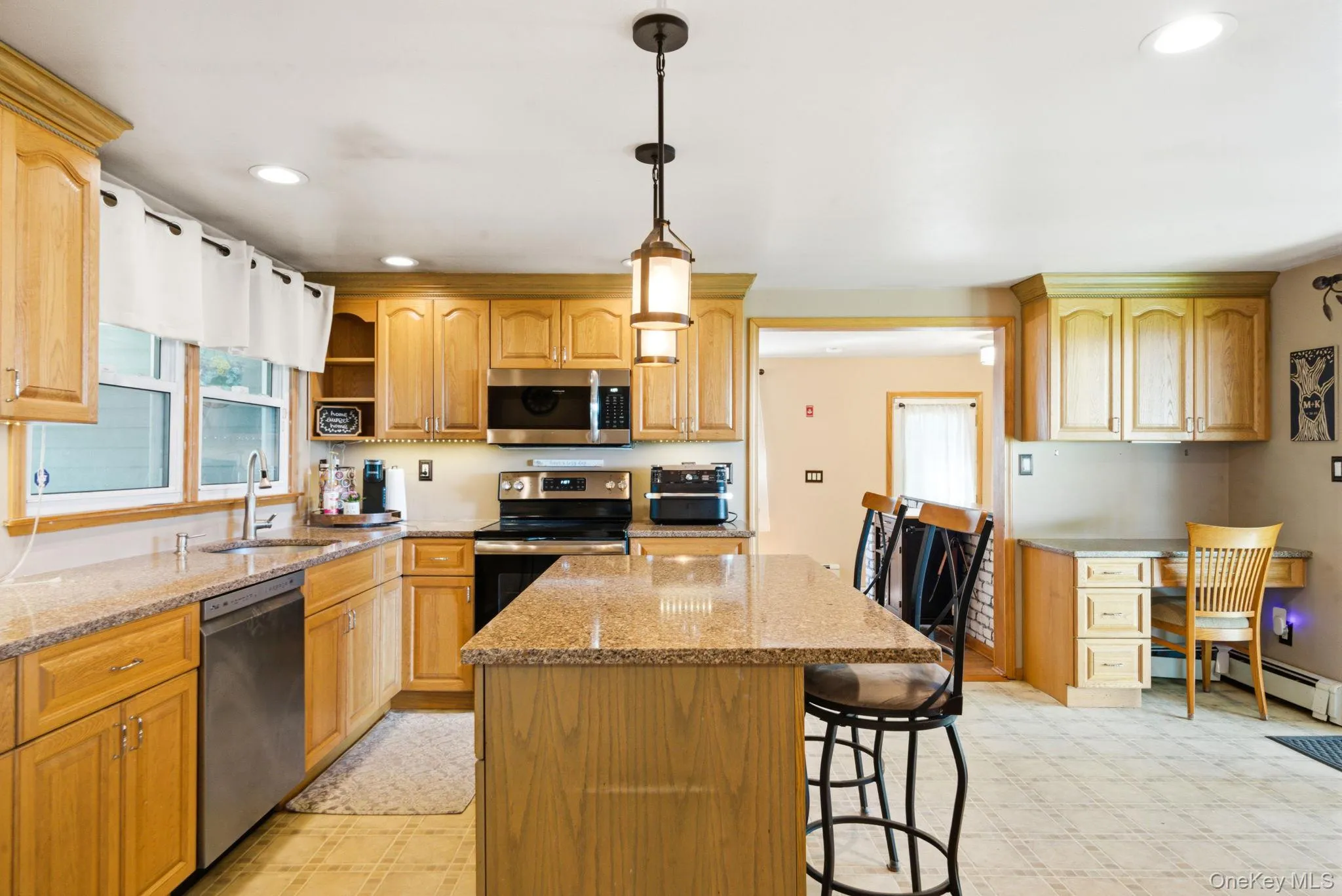 16 Valley Street, Brookhaven, NY, 3 Bedrooms Bedrooms, 6 Rooms Rooms,1 BathroomBathrooms,Residential,For Rent,Valley,0,1005284 16 Valley Street, Brookhaven, NY, 3 Bedrooms Bedrooms, 6 Rooms Rooms,1 BathroomBathrooms,Residential,For Rent,Valley,0,1005284