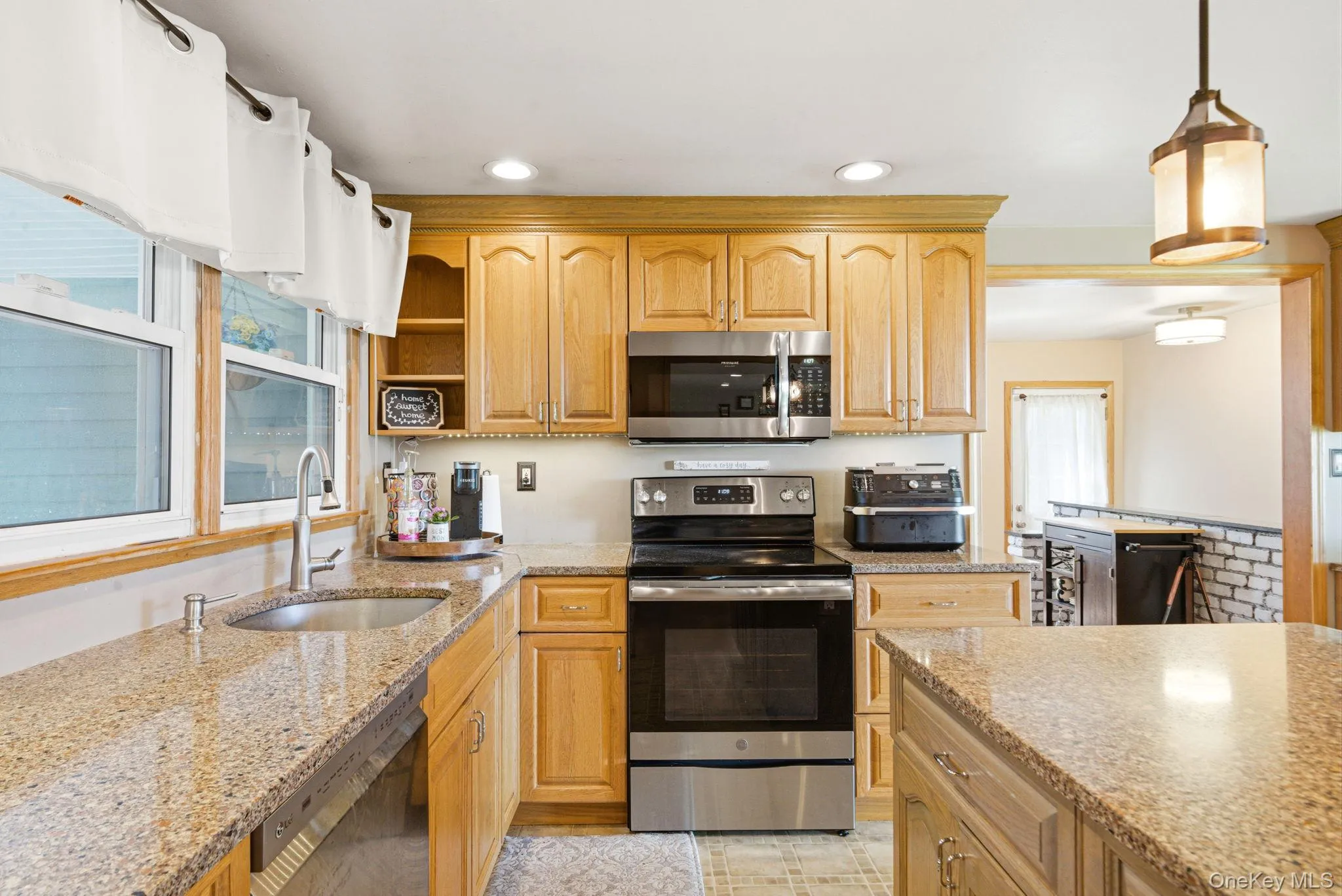 16 Valley Street, Brookhaven, NY, 3 Bedrooms Bedrooms, 6 Rooms Rooms,1 BathroomBathrooms,Residential,For Rent,Valley,0,1005284 16 Valley Street, Brookhaven, NY, 3 Bedrooms Bedrooms, 6 Rooms Rooms,1 BathroomBathrooms,Residential,For Rent,Valley,0,1005284