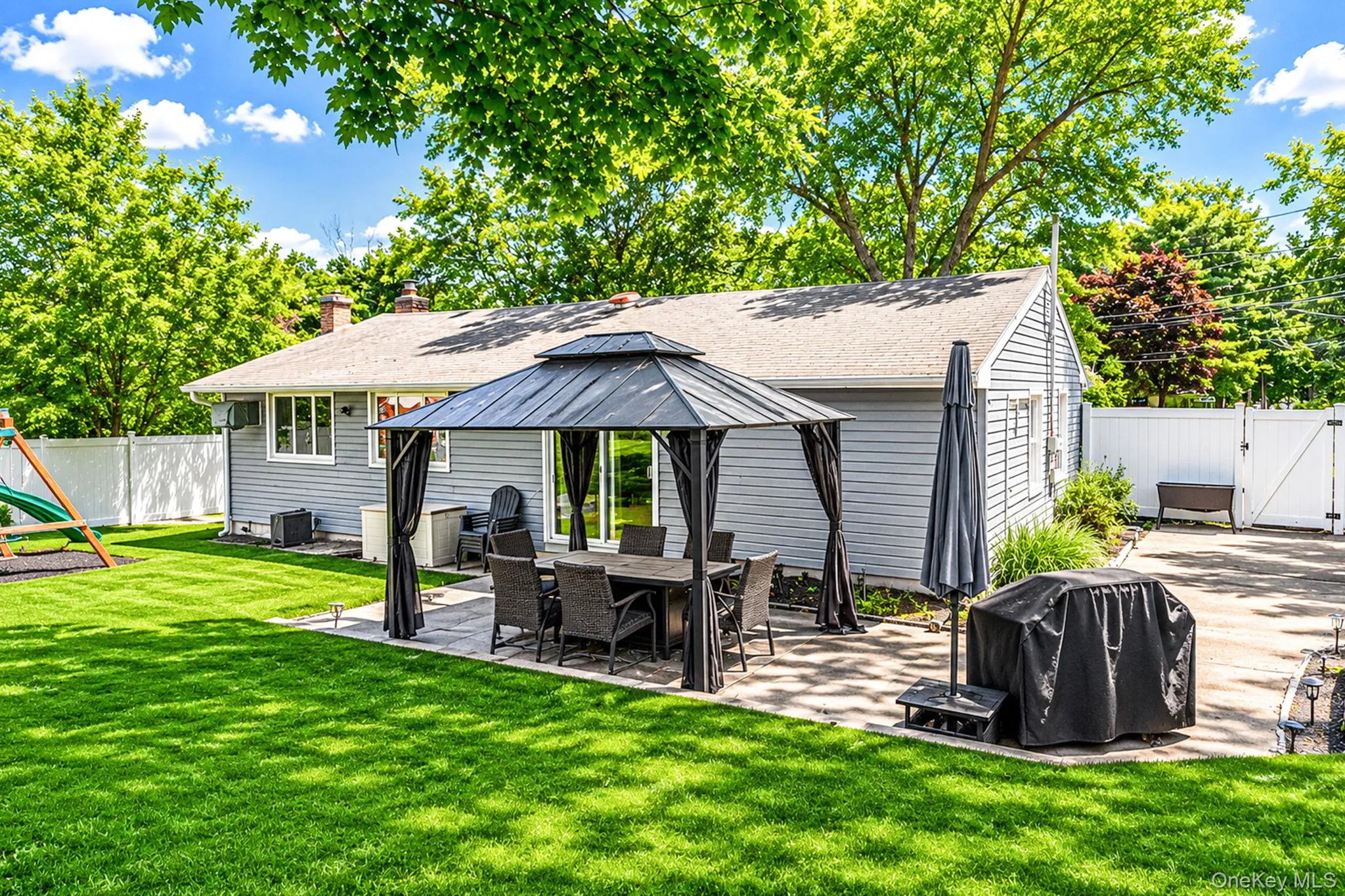 16 Valley Street, Brookhaven, NY, 3 Bedrooms Bedrooms, 6 Rooms Rooms,1 BathroomBathrooms,Residential,For Rent,Valley,0,1005284 16 Valley Street, Brookhaven, NY, 3 Bedrooms Bedrooms, 6 Rooms Rooms,1 BathroomBathrooms,Residential,For Rent,Valley,0,1005284