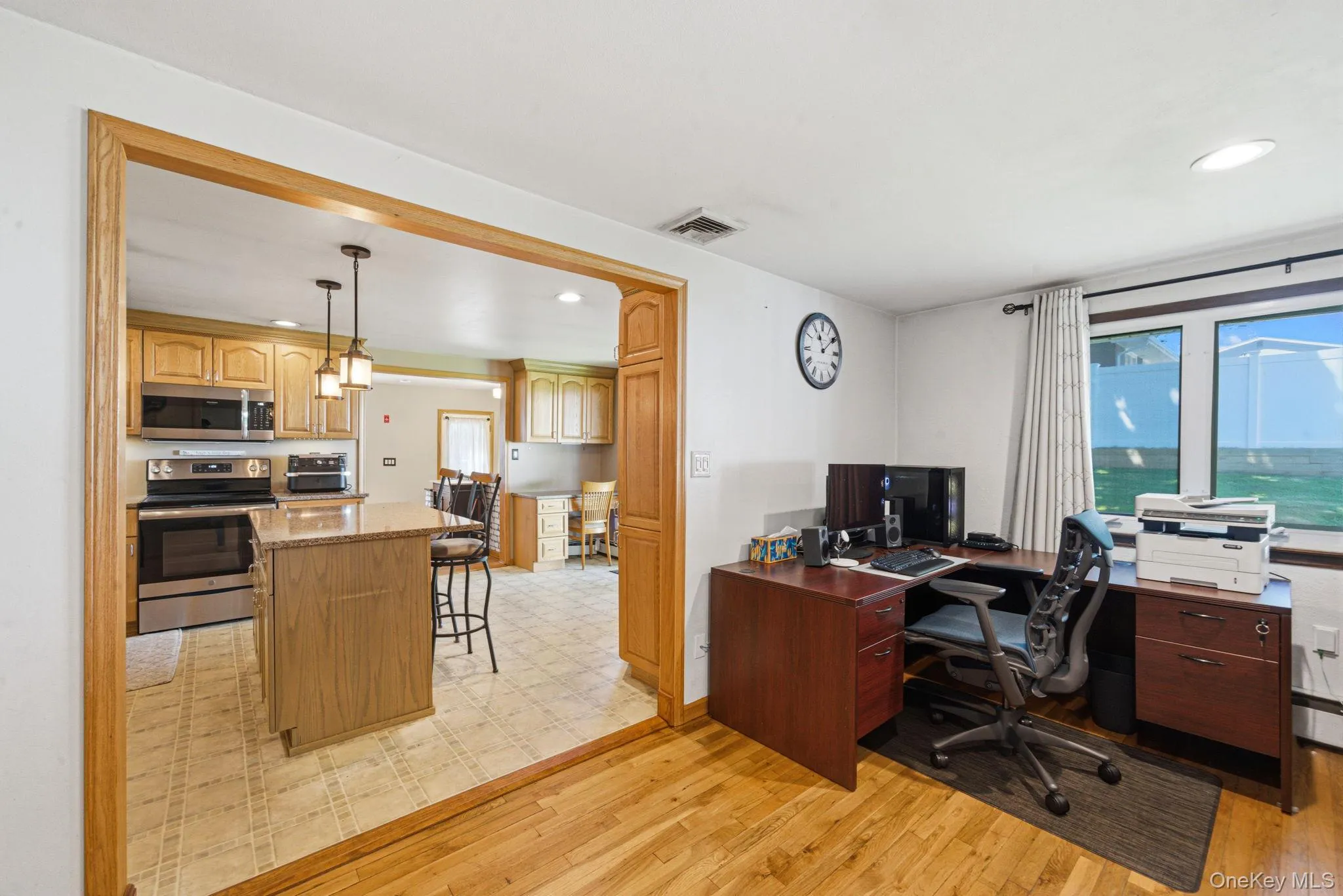 16 Valley Street, Brookhaven, NY, 3 Bedrooms Bedrooms, 6 Rooms Rooms,1 BathroomBathrooms,Residential,For Rent,Valley,0,1005284 16 Valley Street, Brookhaven, NY, 3 Bedrooms Bedrooms, 6 Rooms Rooms,1 BathroomBathrooms,Residential,For Rent,Valley,0,1005284