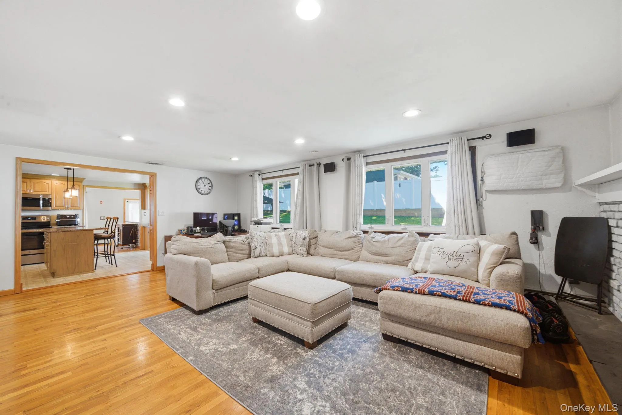 16 Valley Street, Brookhaven, NY, 3 Bedrooms Bedrooms, 6 Rooms Rooms,1 BathroomBathrooms,Residential,For Rent,Valley,0,1005284 16 Valley Street, Brookhaven, NY, 3 Bedrooms Bedrooms, 6 Rooms Rooms,1 BathroomBathrooms,Residential,For Rent,Valley,0,1005284