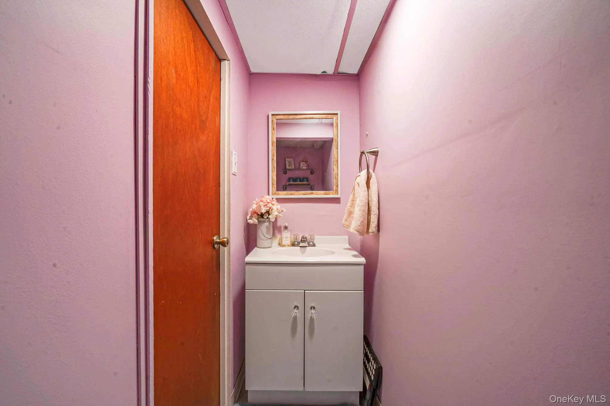 16 Valley Street, Brookhaven, NY, 3 Bedrooms Bedrooms, 6 Rooms Rooms,1 BathroomBathrooms,Residential,For Rent,Valley,0,1005284 16 Valley Street, Brookhaven, NY, 3 Bedrooms Bedrooms, 6 Rooms Rooms,1 BathroomBathrooms,Residential,For Rent,Valley,0,1005284