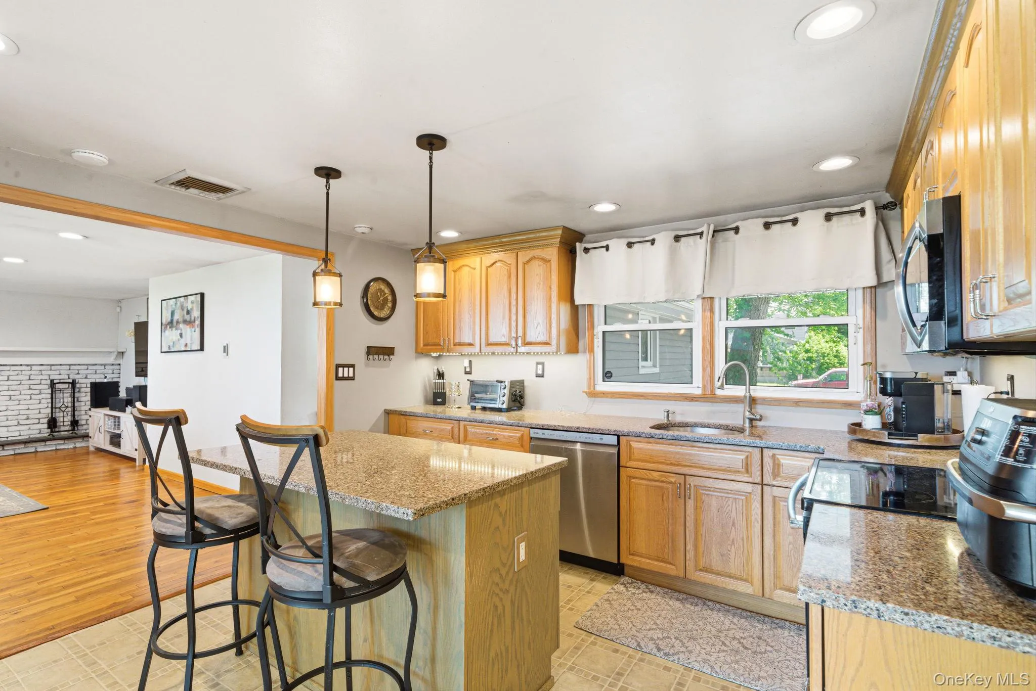 16 Valley Street, Brookhaven, NY, 3 Bedrooms Bedrooms, 6 Rooms Rooms,1 BathroomBathrooms,Residential,For Rent,Valley,0,1005284 16 Valley Street, Brookhaven, NY, 3 Bedrooms Bedrooms, 6 Rooms Rooms,1 BathroomBathrooms,Residential,For Rent,Valley,0,1005284