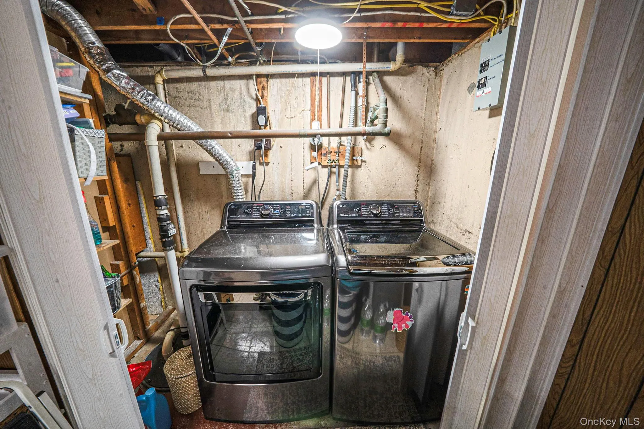 16 Valley Street, Brookhaven, NY, 3 Bedrooms Bedrooms, 6 Rooms Rooms,1 BathroomBathrooms,Residential,For Rent,Valley,0,1005284 16 Valley Street, Brookhaven, NY, 3 Bedrooms Bedrooms, 6 Rooms Rooms,1 BathroomBathrooms,Residential,For Rent,Valley,0,1005284