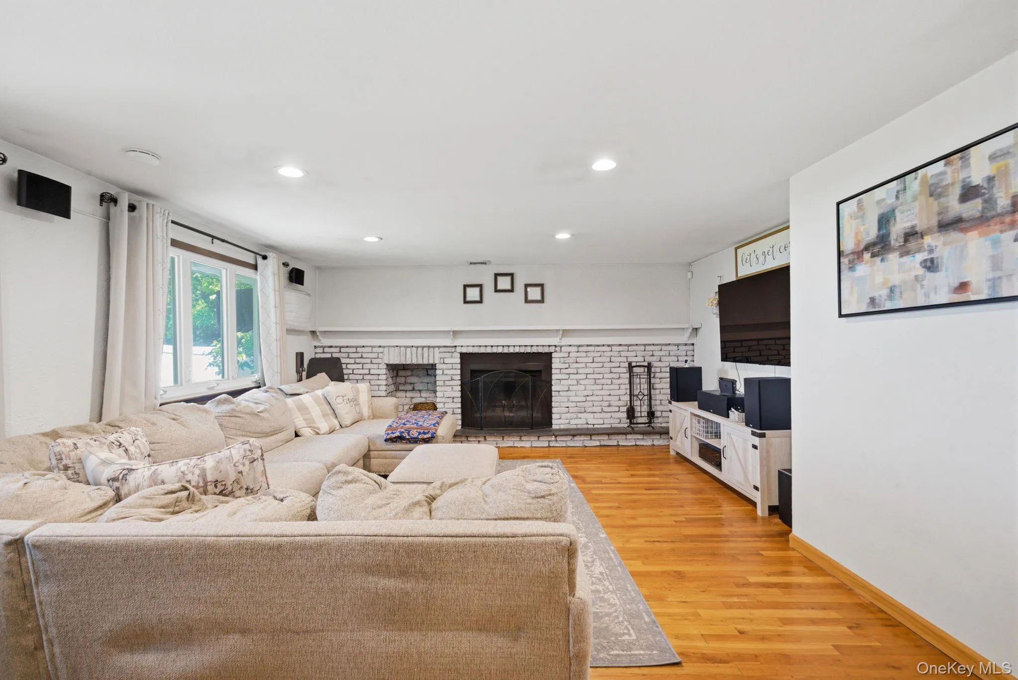 16 Valley Street, Brookhaven, NY, 3 Bedrooms Bedrooms, 6 Rooms Rooms,1 BathroomBathrooms,Residential,For Rent,Valley,0,1005284 16 Valley Street, Brookhaven, NY, 3 Bedrooms Bedrooms, 6 Rooms Rooms,1 BathroomBathrooms,Residential,For Rent,Valley,0,1005284