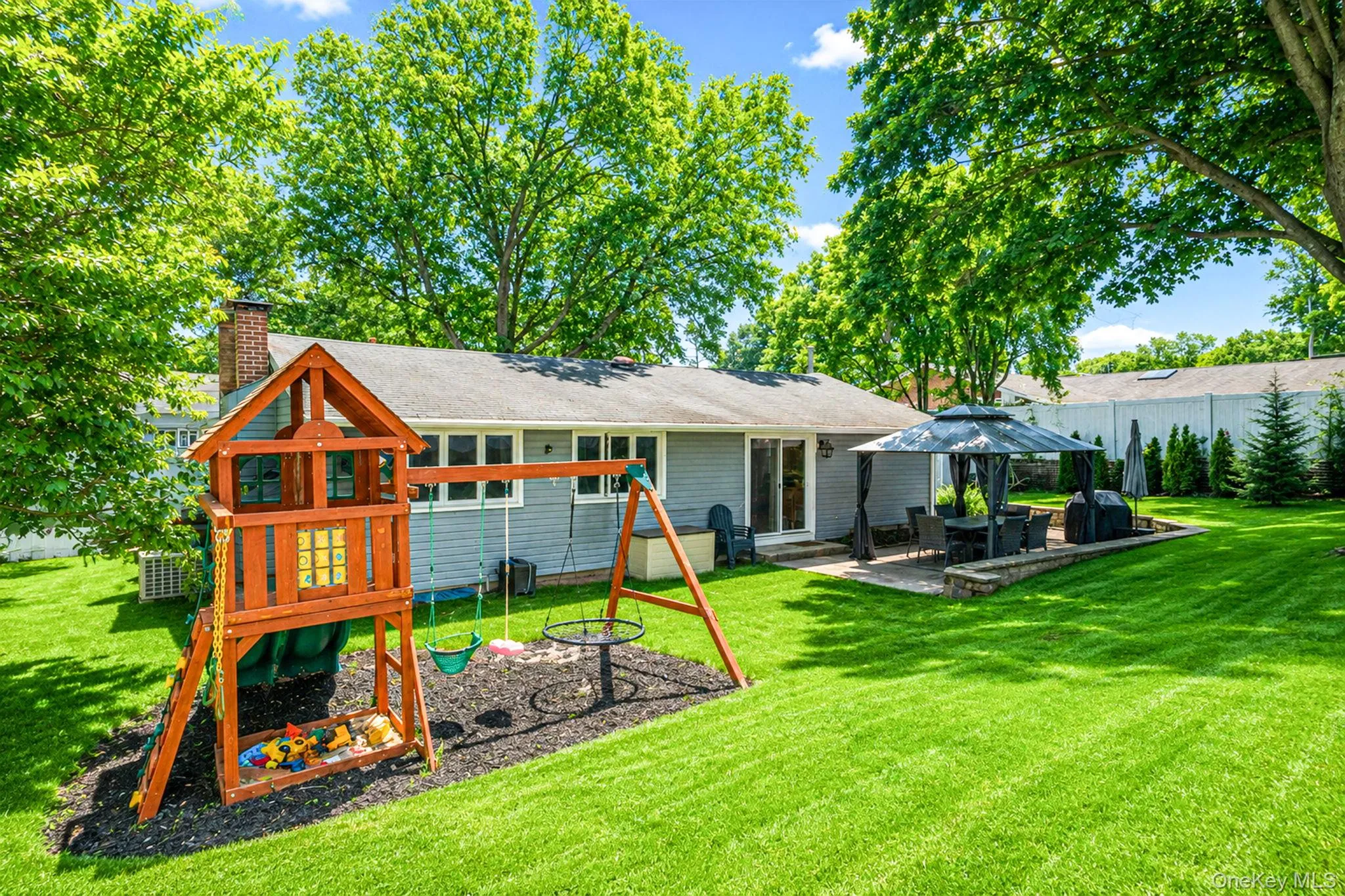 16 Valley Street, Brookhaven, NY, 3 Bedrooms Bedrooms, 6 Rooms Rooms,1 BathroomBathrooms,Residential,For Rent,Valley,0,1005284 16 Valley Street, Brookhaven, NY, 3 Bedrooms Bedrooms, 6 Rooms Rooms,1 BathroomBathrooms,Residential,For Rent,Valley,0,1005284
