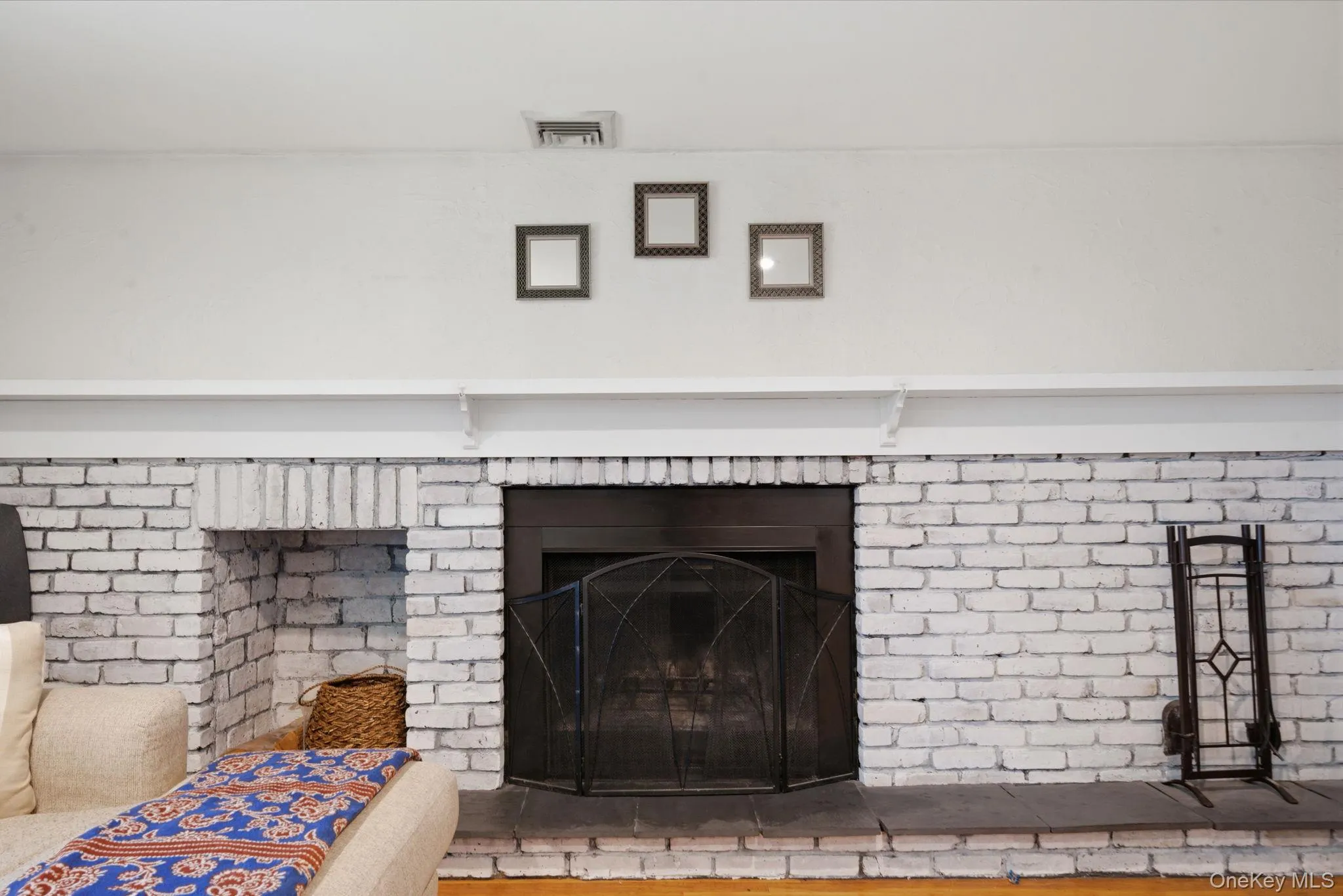 16 Valley Street, Brookhaven, NY, 3 Bedrooms Bedrooms, 6 Rooms Rooms,1 BathroomBathrooms,Residential,For Rent,Valley,0,1005284 16 Valley Street, Brookhaven, NY, 3 Bedrooms Bedrooms, 6 Rooms Rooms,1 BathroomBathrooms,Residential,For Rent,Valley,0,1005284
