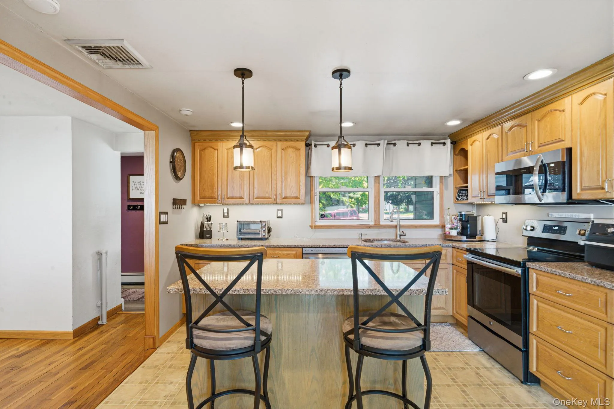 16 Valley Street, Brookhaven, NY, 3 Bedrooms Bedrooms, 6 Rooms Rooms,1 BathroomBathrooms,Residential,For Rent,Valley,0,1005284 16 Valley Street, Brookhaven, NY, 3 Bedrooms Bedrooms, 6 Rooms Rooms,1 BathroomBathrooms,Residential,For Rent,Valley,0,1005284