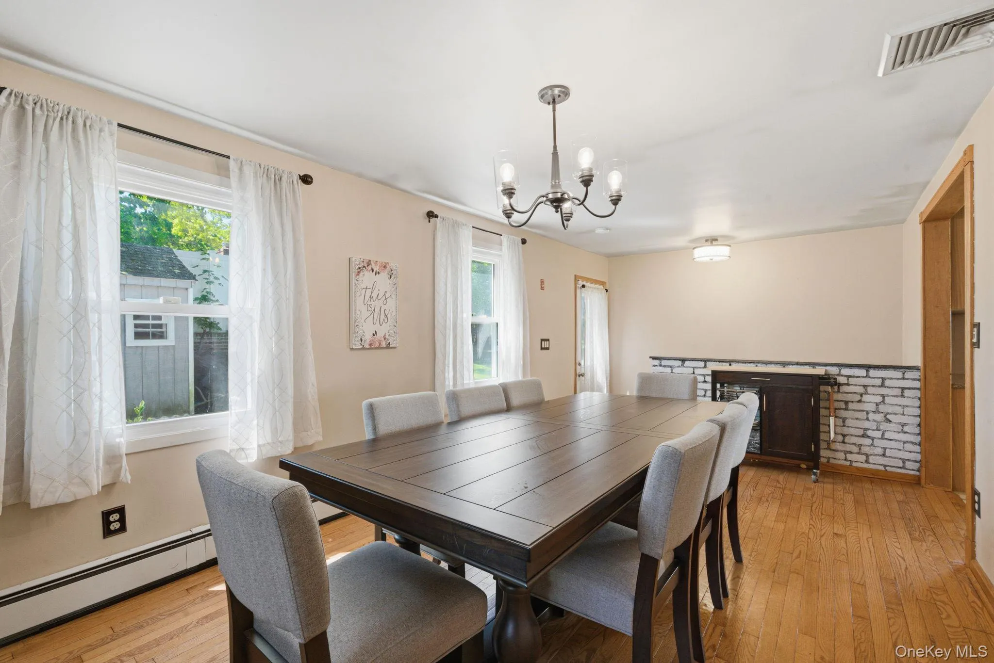 16 Valley Street, Brookhaven, NY, 3 Bedrooms Bedrooms, 6 Rooms Rooms,1 BathroomBathrooms,Residential,For Rent,Valley,0,1005284 16 Valley Street, Brookhaven, NY, 3 Bedrooms Bedrooms, 6 Rooms Rooms,1 BathroomBathrooms,Residential,For Rent,Valley,0,1005284