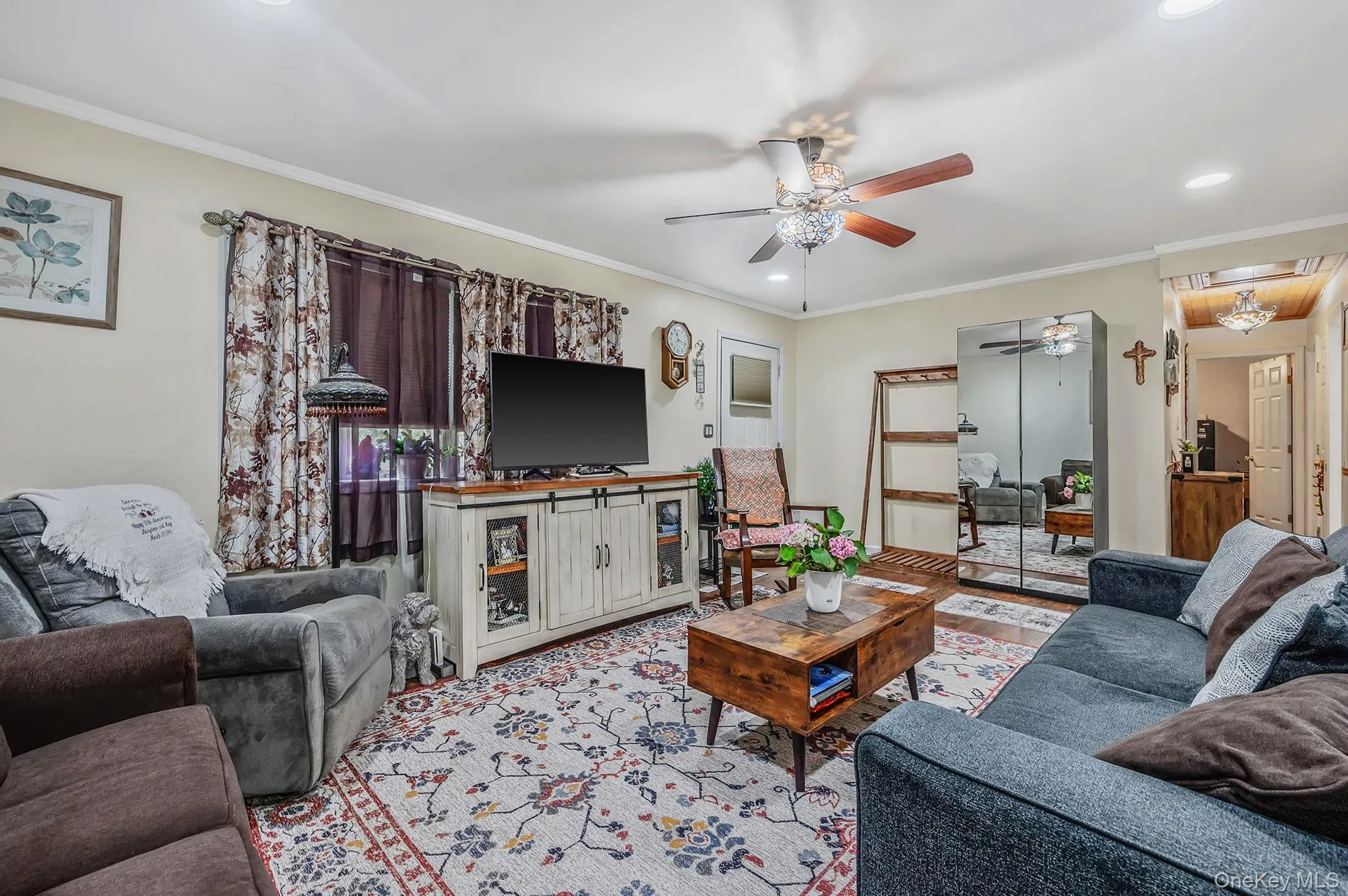 49 Washington Avenue, Brookhaven, NY, 3 Bedrooms Bedrooms, 6 Rooms Rooms,2 BathroomsBathrooms,Residential,For Rent,Washington,0,1005285 49 Washington Avenue, Brookhaven, NY, 3 Bedrooms Bedrooms, 6 Rooms Rooms,2 BathroomsBathrooms,Residential,For Rent,Washington,0,1005285