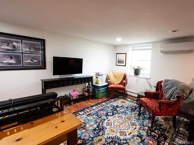 lower level "inlaw suite" lower level "inlaw suite"