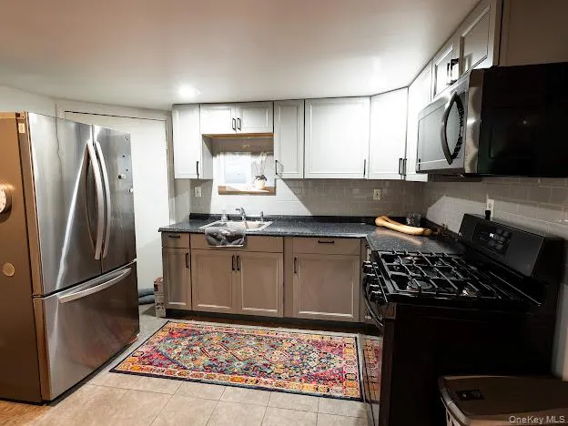 lower-level kitchen "inlaw suite" lower-level kitchen "inlaw suite"