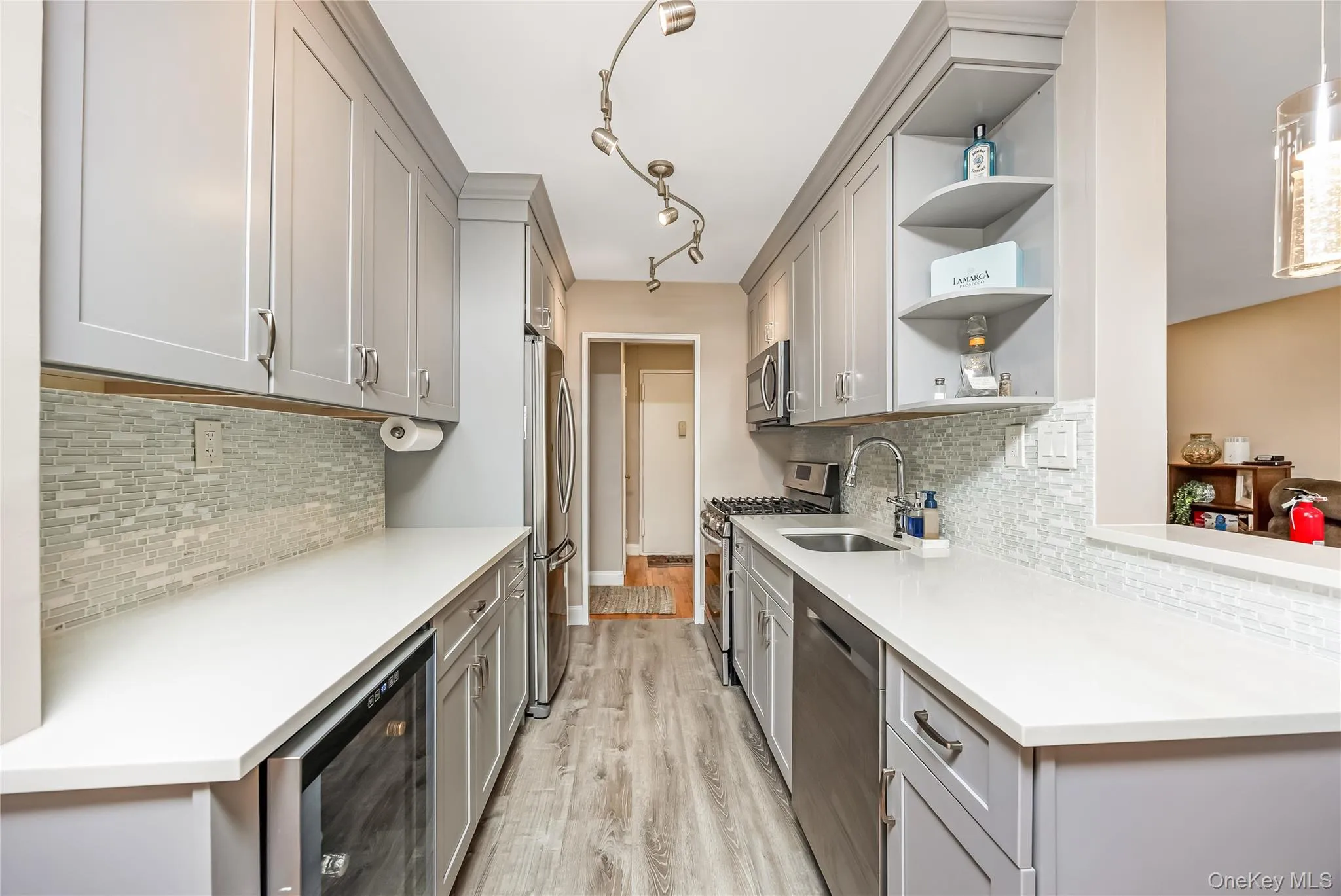 600 Shore Road, Long Beach, NY, 1 Bedroom Bedrooms, 4 Rooms Rooms,1 BathroomBathrooms,Residential,For Rent,Shore,0,1005294 600 Shore Road, Long Beach, NY, 1 Bedroom Bedrooms, 4 Rooms Rooms,1 BathroomBathrooms,Residential,For Rent,Shore,0,1005294