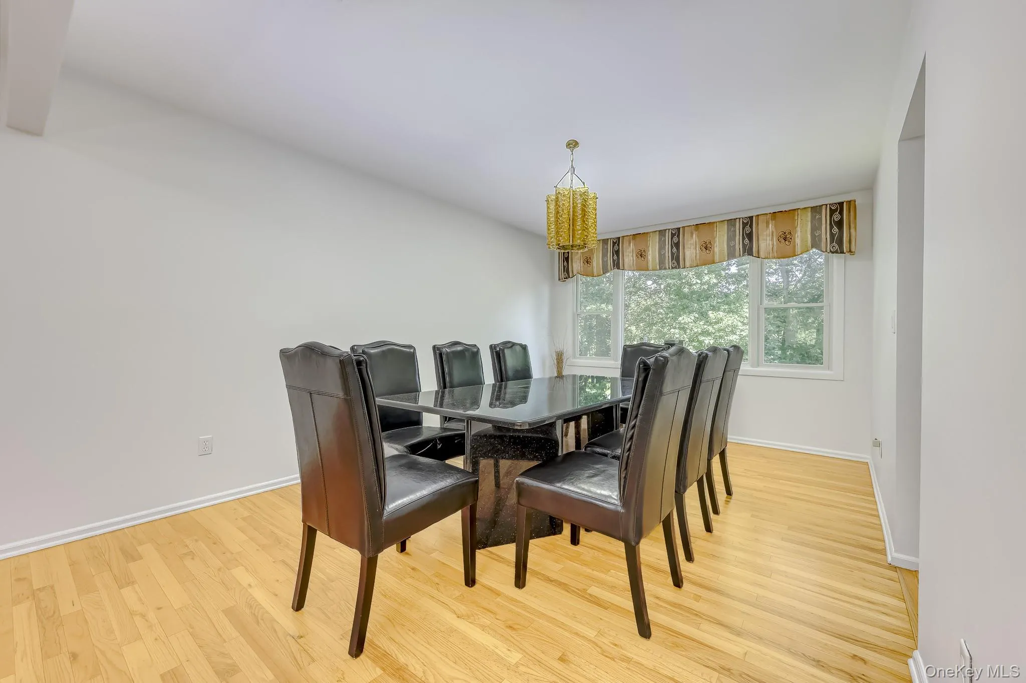 20 Dolphin Road, Clarkstown, NY, 5 Bedrooms Bedrooms, 13 Rooms Rooms,3 BathroomsBathrooms,Residential,For Rent,Dolphin,0,1005302 20 Dolphin Road, Clarkstown, NY, 5 Bedrooms Bedrooms, 13 Rooms Rooms,3 BathroomsBathrooms,Residential,For Rent,Dolphin,0,1005302