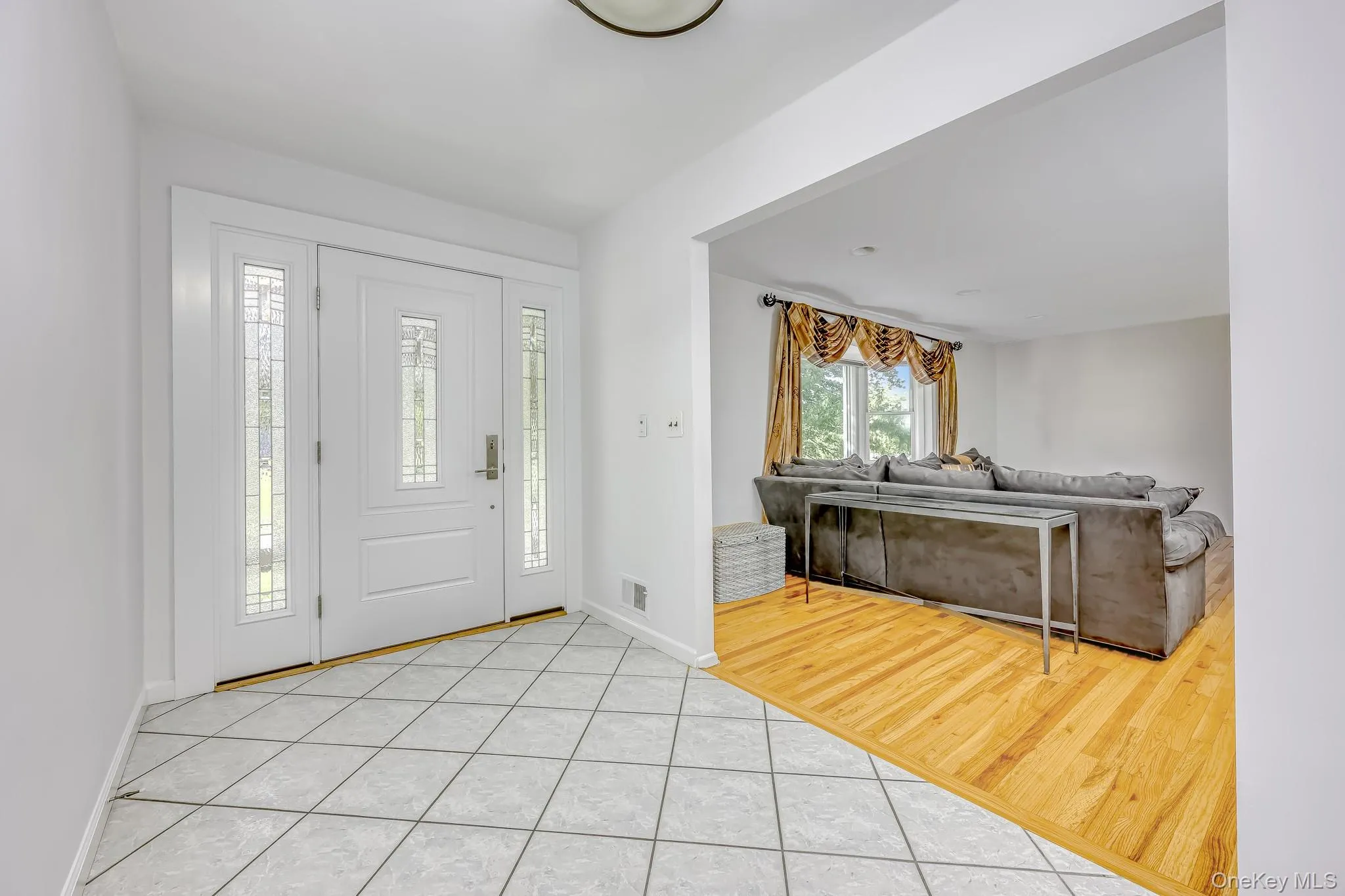 20 Dolphin Road, Clarkstown, NY, 5 Bedrooms Bedrooms, 13 Rooms Rooms,3 BathroomsBathrooms,Residential,For Rent,Dolphin,0,1005302 20 Dolphin Road, Clarkstown, NY, 5 Bedrooms Bedrooms, 13 Rooms Rooms,3 BathroomsBathrooms,Residential,For Rent,Dolphin,0,1005302