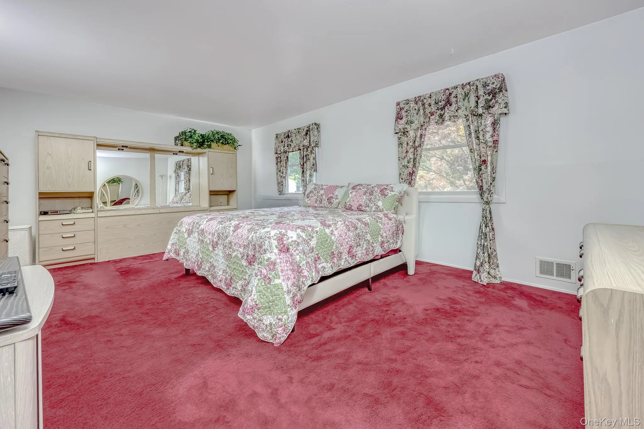20 Dolphin Road, Clarkstown, NY, 5 Bedrooms Bedrooms, 13 Rooms Rooms,3 BathroomsBathrooms,Residential,For Rent,Dolphin,0,1005302 20 Dolphin Road, Clarkstown, NY, 5 Bedrooms Bedrooms, 13 Rooms Rooms,3 BathroomsBathrooms,Residential,For Rent,Dolphin,0,1005302
