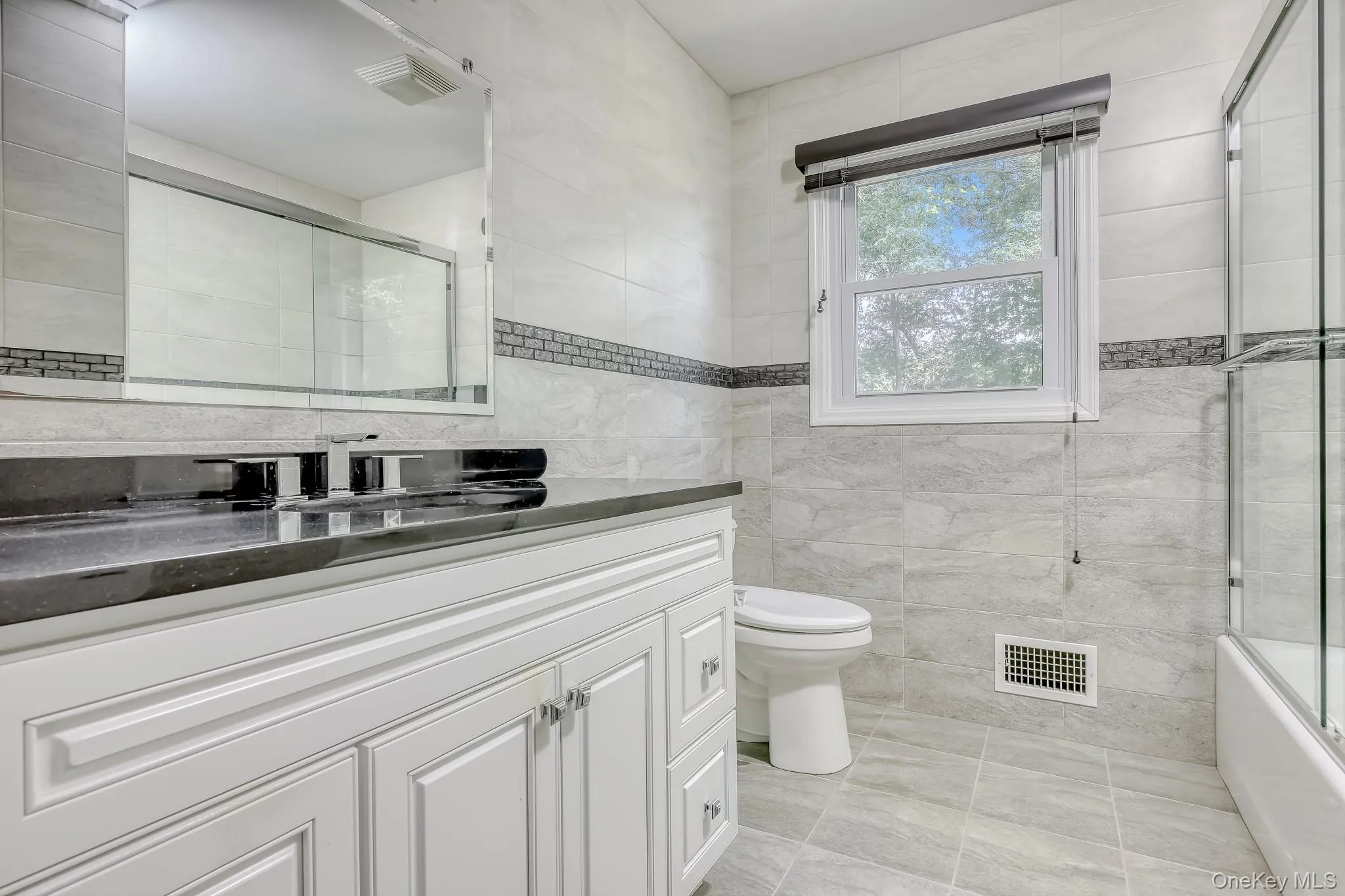 20 Dolphin Road, Clarkstown, NY, 5 Bedrooms Bedrooms, 13 Rooms Rooms,3 BathroomsBathrooms,Residential,For Rent,Dolphin,0,1005302 20 Dolphin Road, Clarkstown, NY, 5 Bedrooms Bedrooms, 13 Rooms Rooms,3 BathroomsBathrooms,Residential,For Rent,Dolphin,0,1005302