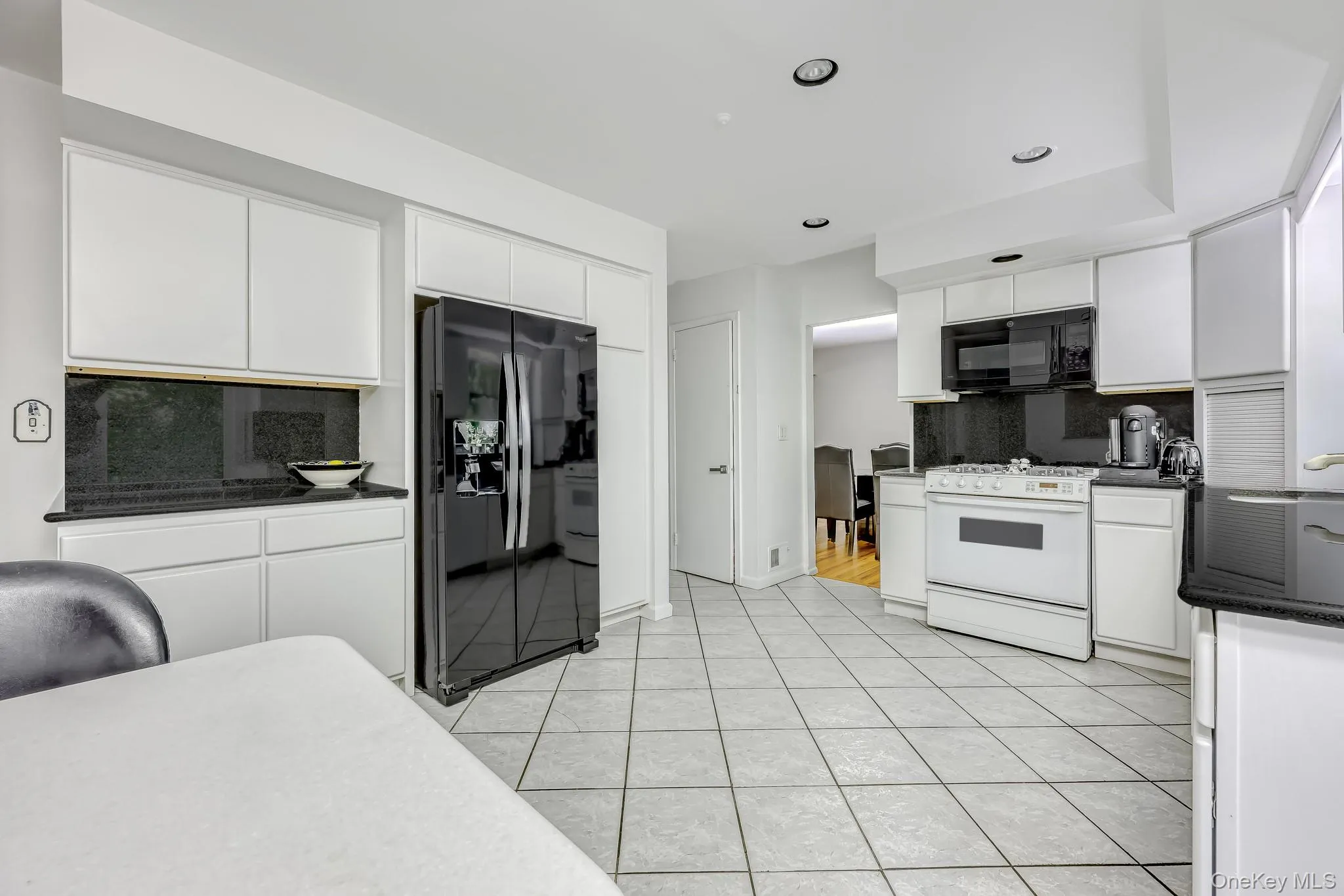 20 Dolphin Road, Clarkstown, NY, 5 Bedrooms Bedrooms, 13 Rooms Rooms,3 BathroomsBathrooms,Residential,For Rent,Dolphin,0,1005302 20 Dolphin Road, Clarkstown, NY, 5 Bedrooms Bedrooms, 13 Rooms Rooms,3 BathroomsBathrooms,Residential,For Rent,Dolphin,0,1005302