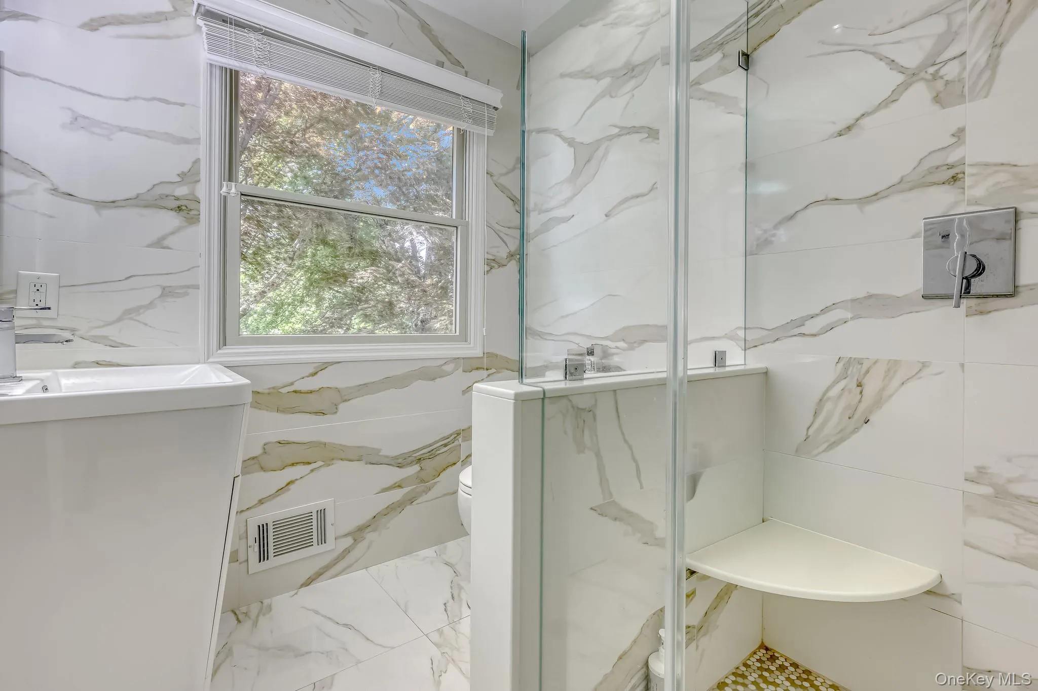 20 Dolphin Road, Clarkstown, NY, 5 Bedrooms Bedrooms, 13 Rooms Rooms,3 BathroomsBathrooms,Residential,For Rent,Dolphin,0,1005302 20 Dolphin Road, Clarkstown, NY, 5 Bedrooms Bedrooms, 13 Rooms Rooms,3 BathroomsBathrooms,Residential,For Rent,Dolphin,0,1005302