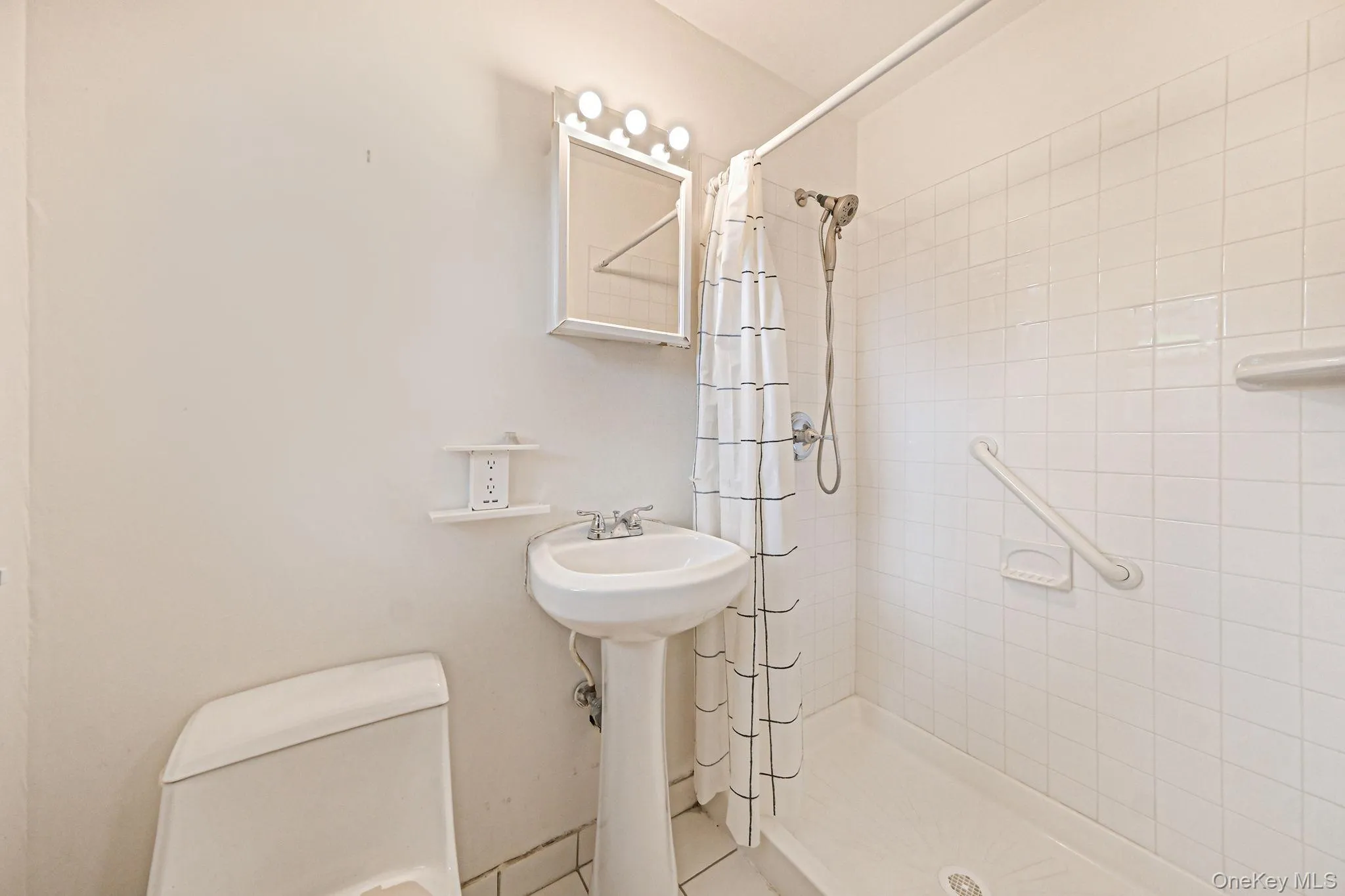 2 Linden Avenue, Brookhaven, NY, 3 Bedrooms Bedrooms, 6 Rooms Rooms,2 BathroomsBathrooms,Residential,For Rent,Linden,0,1005303 2 Linden Avenue, Brookhaven, NY, 3 Bedrooms Bedrooms, 6 Rooms Rooms,2 BathroomsBathrooms,Residential,For Rent,Linden,0,1005303