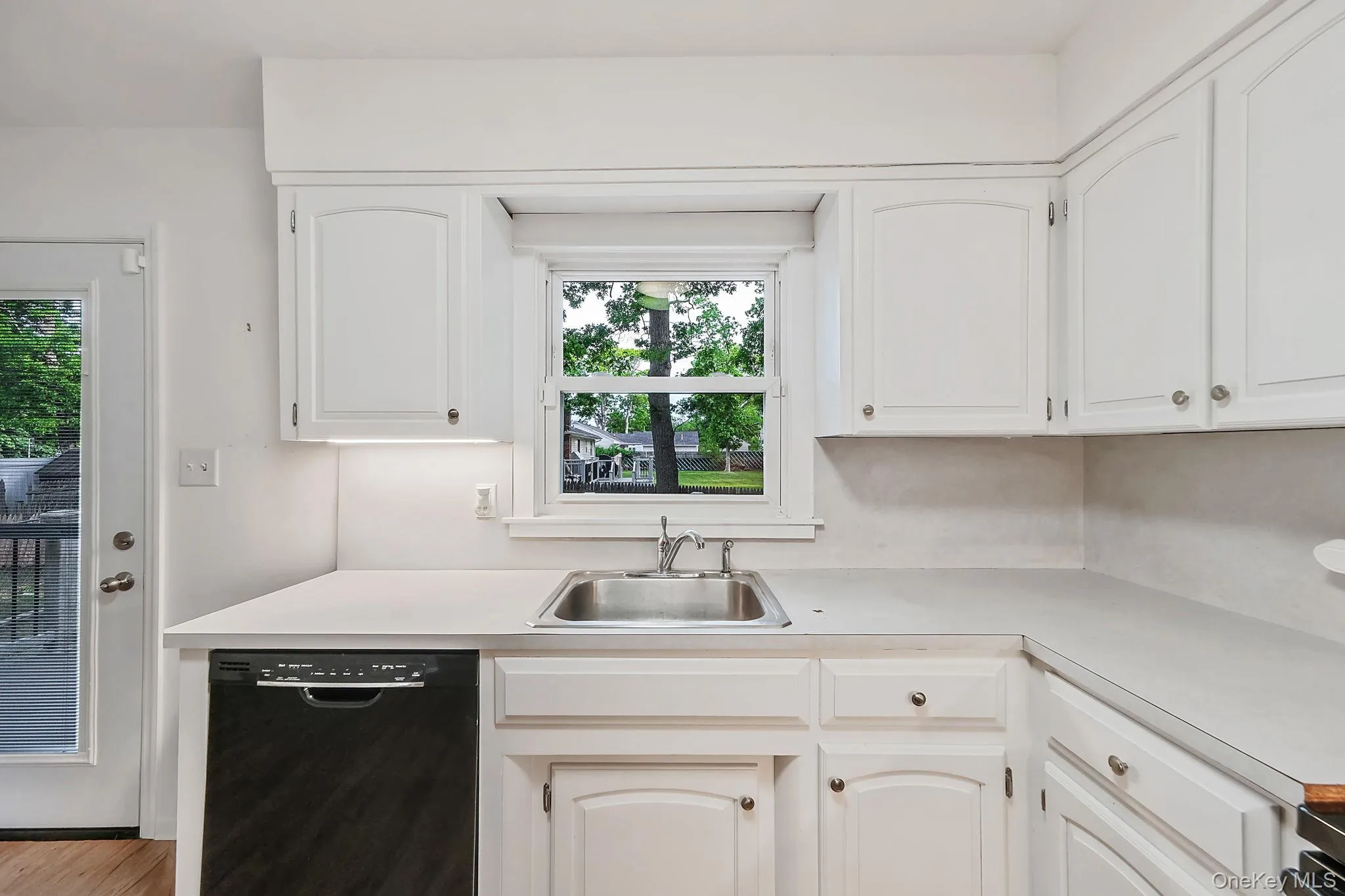 2 Linden Avenue, Brookhaven, NY, 3 Bedrooms Bedrooms, 6 Rooms Rooms,2 BathroomsBathrooms,Residential,For Rent,Linden,0,1005303 2 Linden Avenue, Brookhaven, NY, 3 Bedrooms Bedrooms, 6 Rooms Rooms,2 BathroomsBathrooms,Residential,For Rent,Linden,0,1005303