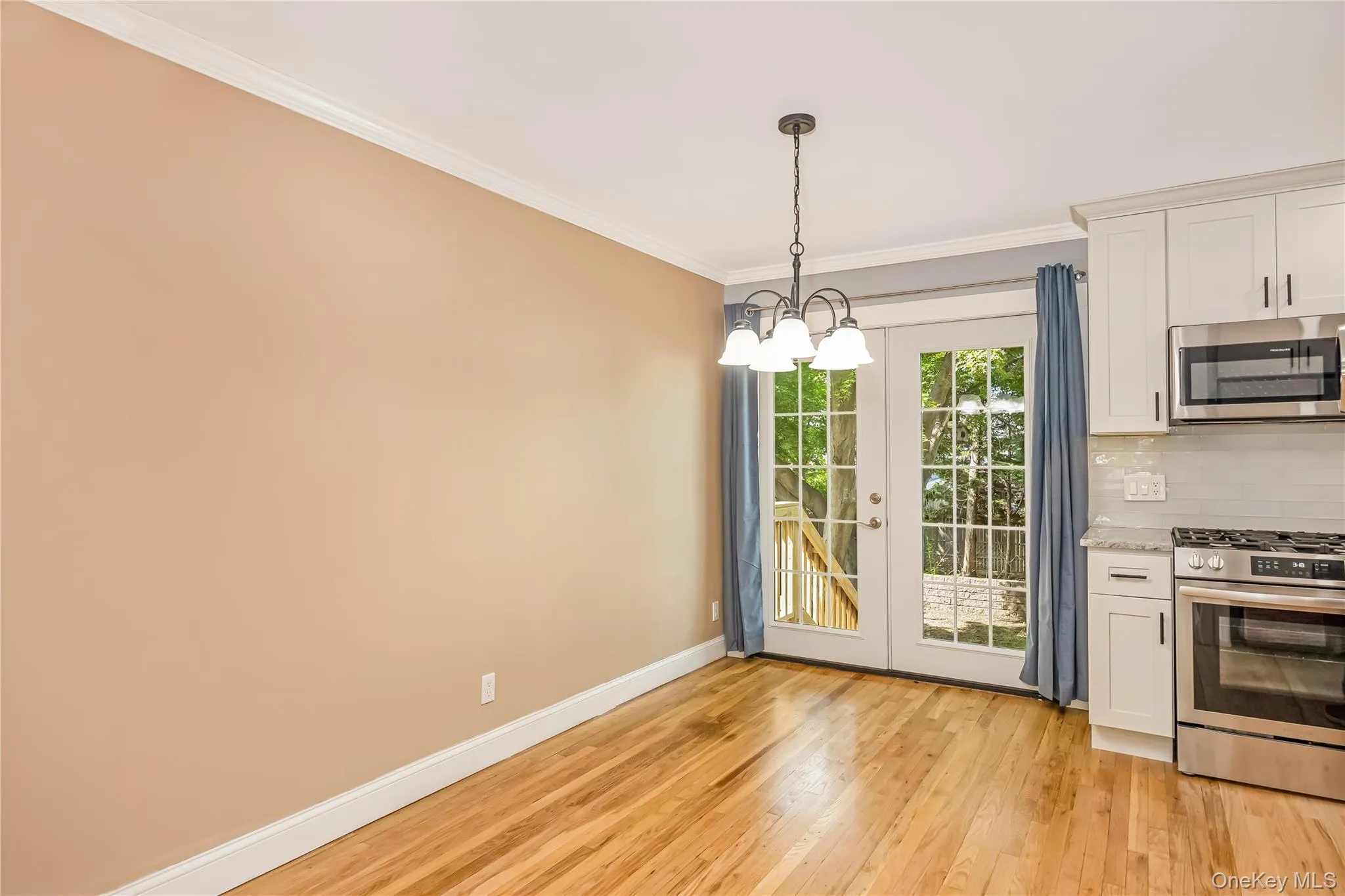 233 Walnut Street, Oyster Bay, NY, 5 Bedrooms Bedrooms, 8 Rooms Rooms,2 BathroomsBathrooms,Residential,For Rent,Walnut,0,1005318 233 Walnut Street, Oyster Bay, NY, 5 Bedrooms Bedrooms, 8 Rooms Rooms,2 BathroomsBathrooms,Residential,For Rent,Walnut,0,1005318