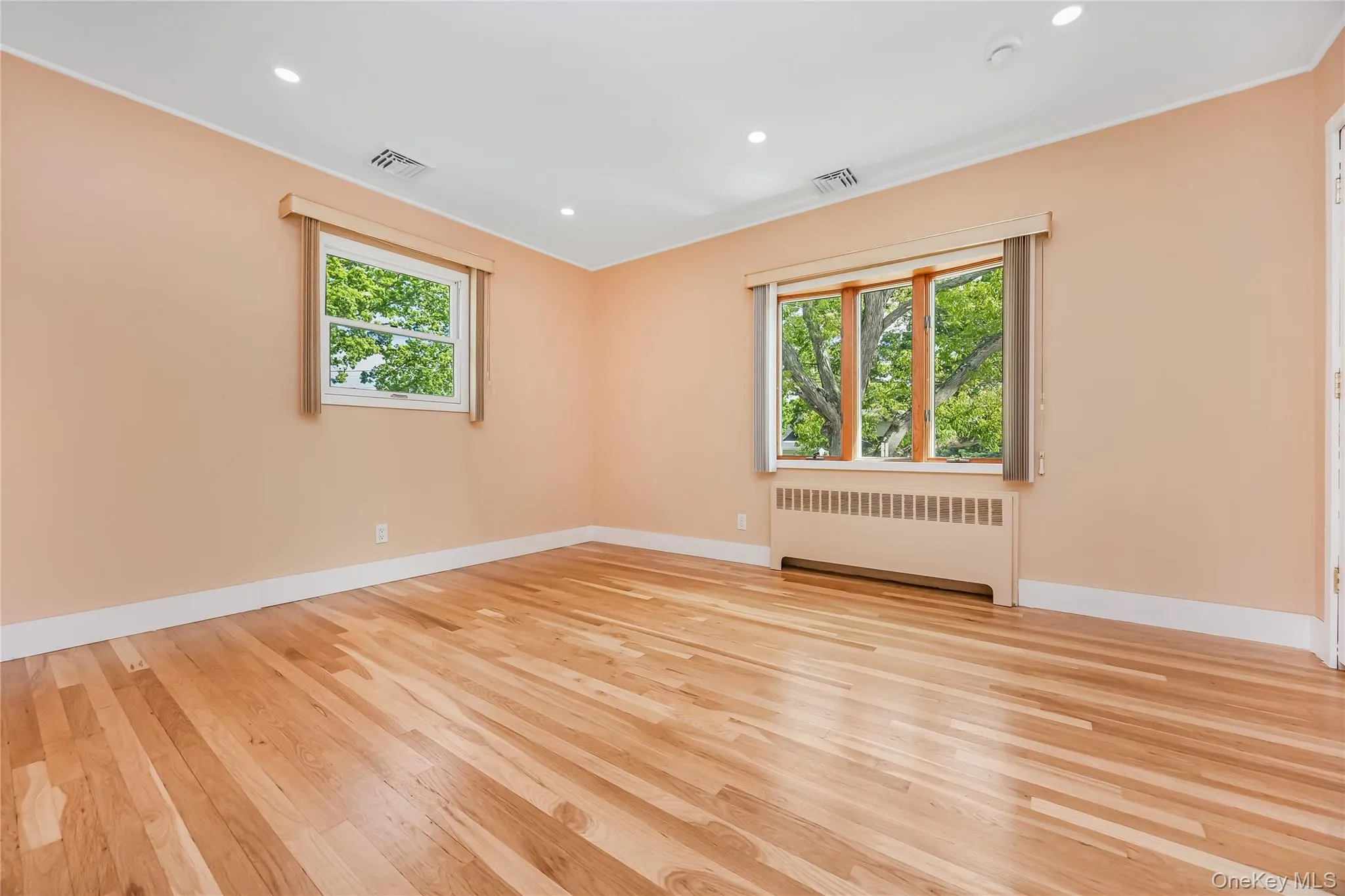 233 Walnut Street, Oyster Bay, NY, 5 Bedrooms Bedrooms, 8 Rooms Rooms,2 BathroomsBathrooms,Residential,For Rent,Walnut,0,1005318 233 Walnut Street, Oyster Bay, NY, 5 Bedrooms Bedrooms, 8 Rooms Rooms,2 BathroomsBathrooms,Residential,For Rent,Walnut,0,1005318