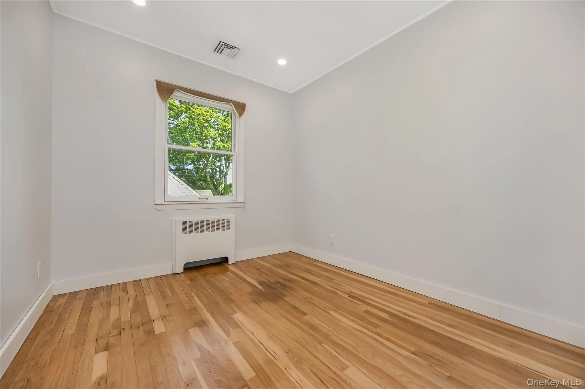 233 Walnut Street, Oyster Bay, NY, 5 Bedrooms Bedrooms, 8 Rooms Rooms,2 BathroomsBathrooms,Residential,For Rent,Walnut,0,1005318 233 Walnut Street, Oyster Bay, NY, 5 Bedrooms Bedrooms, 8 Rooms Rooms,2 BathroomsBathrooms,Residential,For Rent,Walnut,0,1005318
