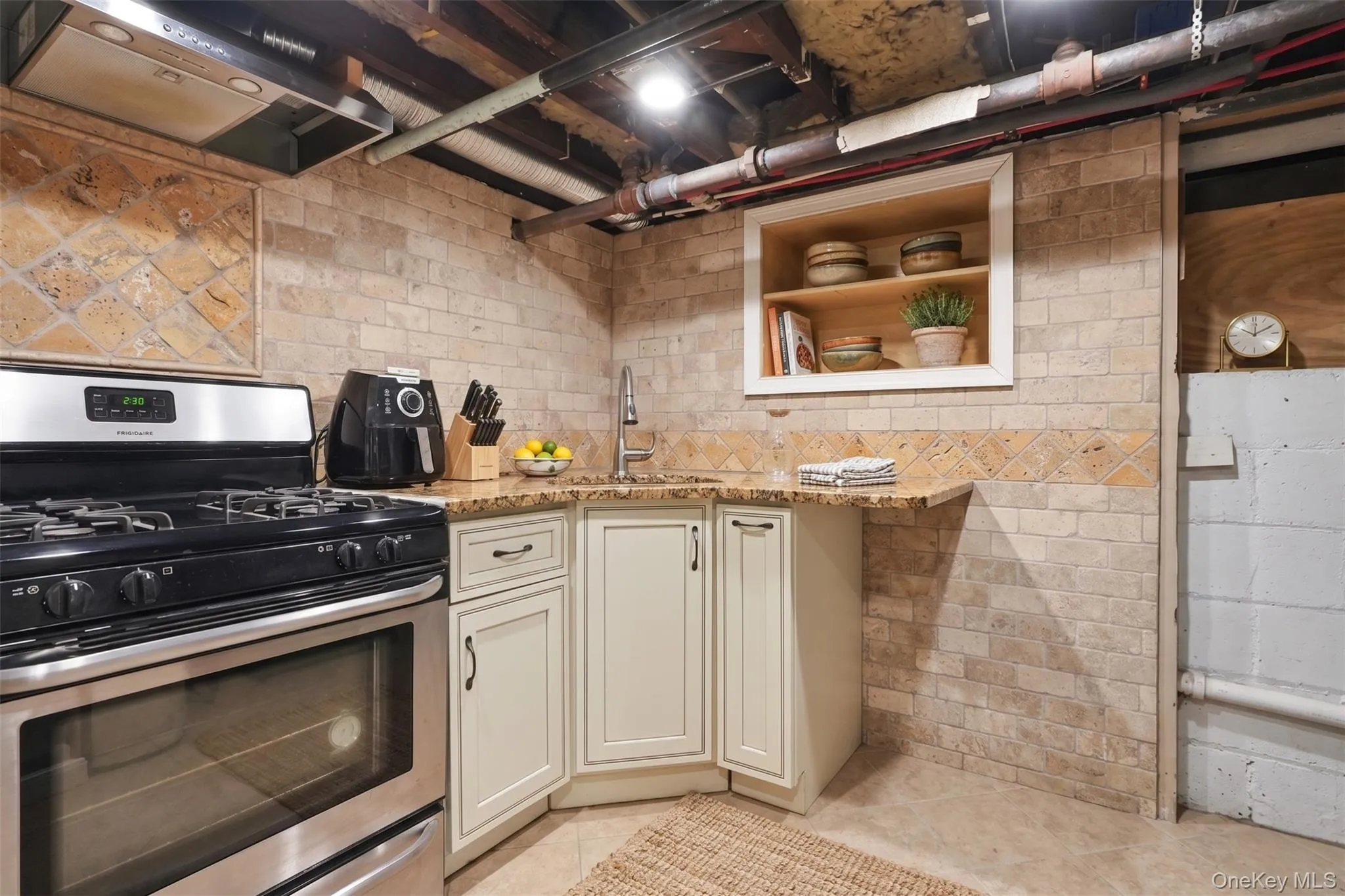 2913 Davis Street, Hempstead, NY, 4 Bedrooms Bedrooms, 7 Rooms Rooms,2 BathroomsBathrooms,Residential,For Rent,Davis,0,1005320 2913 Davis Street, Hempstead, NY, 4 Bedrooms Bedrooms, 7 Rooms Rooms,2 BathroomsBathrooms,Residential,For Rent,Davis,0,1005320