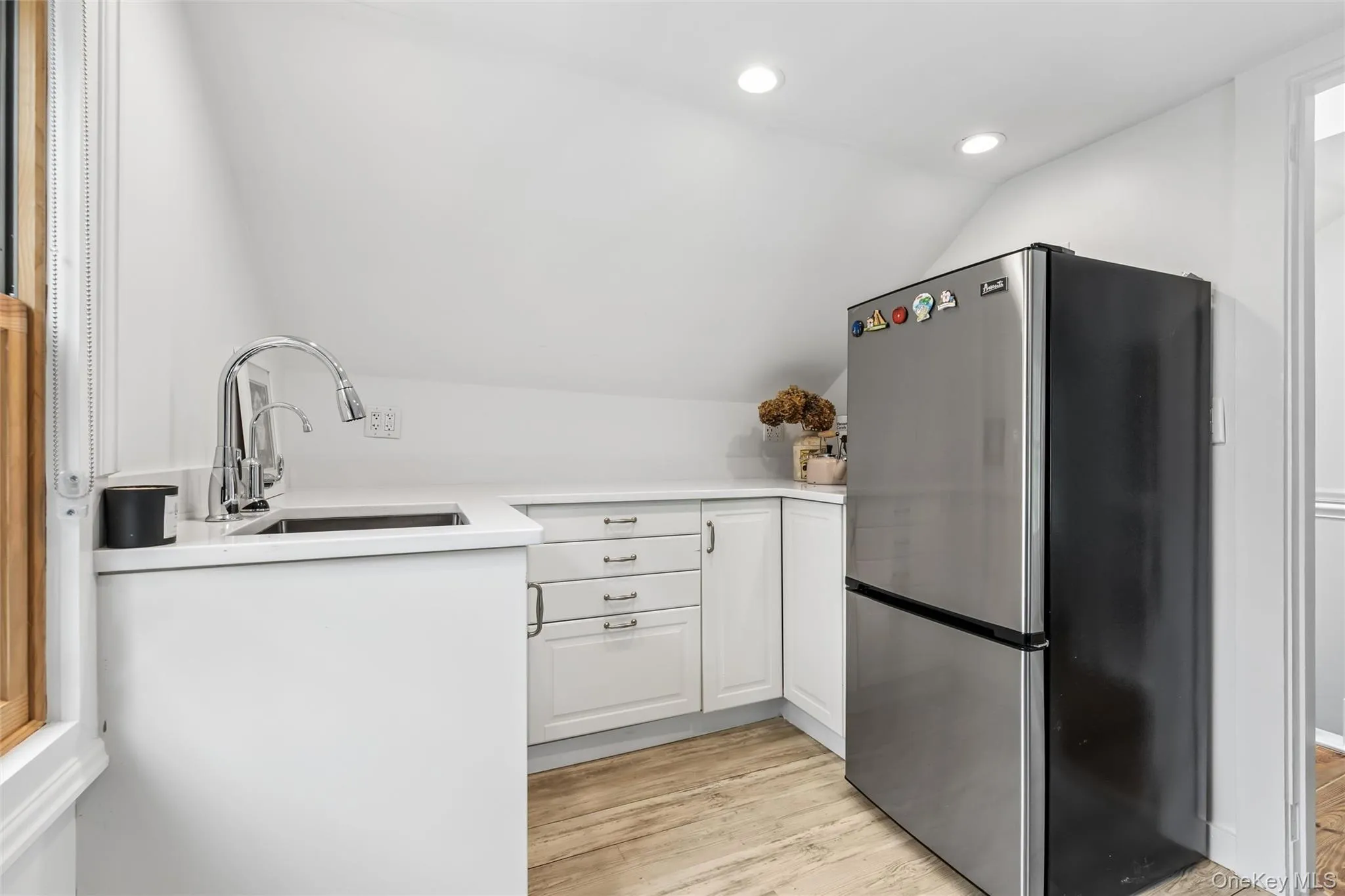 29 Three Sisters Road, Smithtown, NY, 4 Bedrooms Bedrooms, 9 Rooms Rooms,3 BathroomsBathrooms,Residential,For Rent,Three Sisters,0,1005328 29 Three Sisters Road, Smithtown, NY, 4 Bedrooms Bedrooms, 9 Rooms Rooms,3 BathroomsBathrooms,Residential,For Rent,Three Sisters,0,1005328