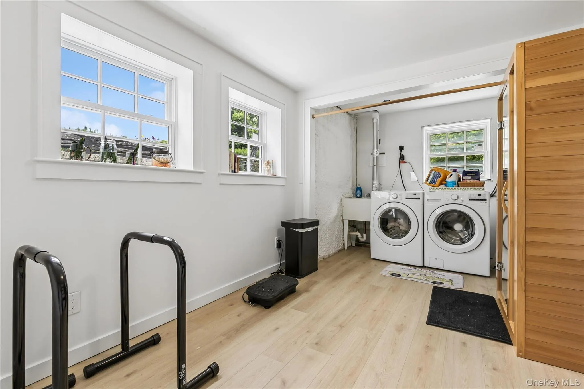 29 Three Sisters Road, Smithtown, NY, 4 Bedrooms Bedrooms, 9 Rooms Rooms,3 BathroomsBathrooms,Residential,For Rent,Three Sisters,0,1005328 29 Three Sisters Road, Smithtown, NY, 4 Bedrooms Bedrooms, 9 Rooms Rooms,3 BathroomsBathrooms,Residential,For Rent,Three Sisters,0,1005328