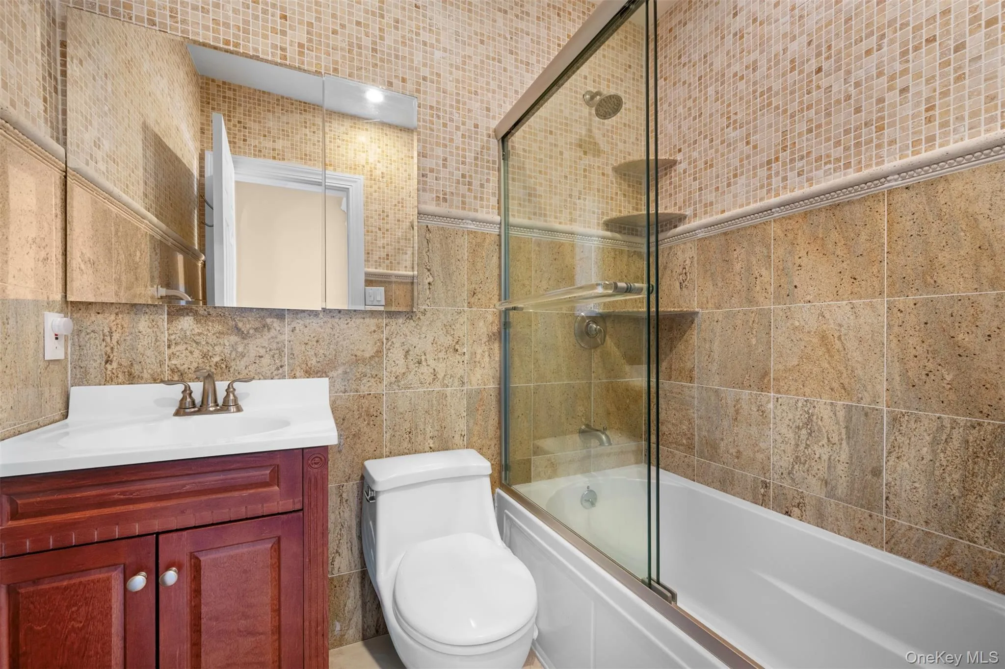 51 Maple Drive, North Hempstead, NY, 3 Bedrooms Bedrooms, 8 Rooms Rooms,2 BathroomsBathrooms,Residential,For Rent,Maple,0,1005336 51 Maple Drive, North Hempstead, NY, 3 Bedrooms Bedrooms, 8 Rooms Rooms,2 BathroomsBathrooms,Residential,For Rent,Maple,0,1005336