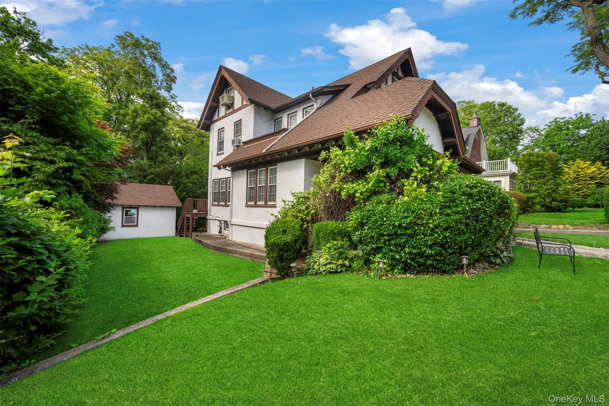 51 Maple Drive, North Hempstead, NY, 3 Bedrooms Bedrooms, 8 Rooms Rooms,2 BathroomsBathrooms,Residential,For Rent,Maple,0,1005336 51 Maple Drive, North Hempstead, NY, 3 Bedrooms Bedrooms, 8 Rooms Rooms,2 BathroomsBathrooms,Residential,For Rent,Maple,0,1005336