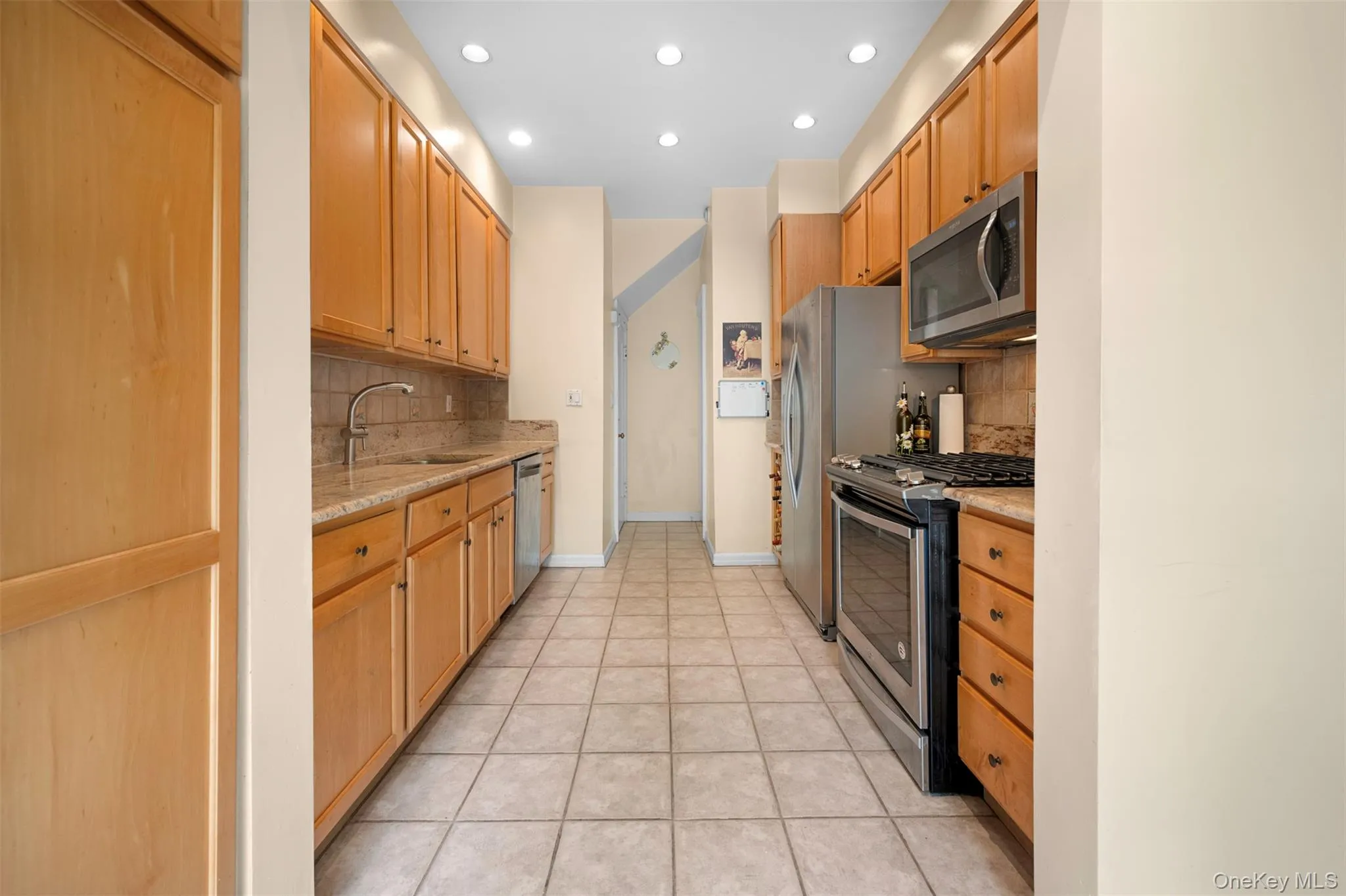 51 Maple Drive, North Hempstead, NY, 3 Bedrooms Bedrooms, 8 Rooms Rooms,2 BathroomsBathrooms,Residential,For Rent,Maple,0,1005336 51 Maple Drive, North Hempstead, NY, 3 Bedrooms Bedrooms, 8 Rooms Rooms,2 BathroomsBathrooms,Residential,For Rent,Maple,0,1005336