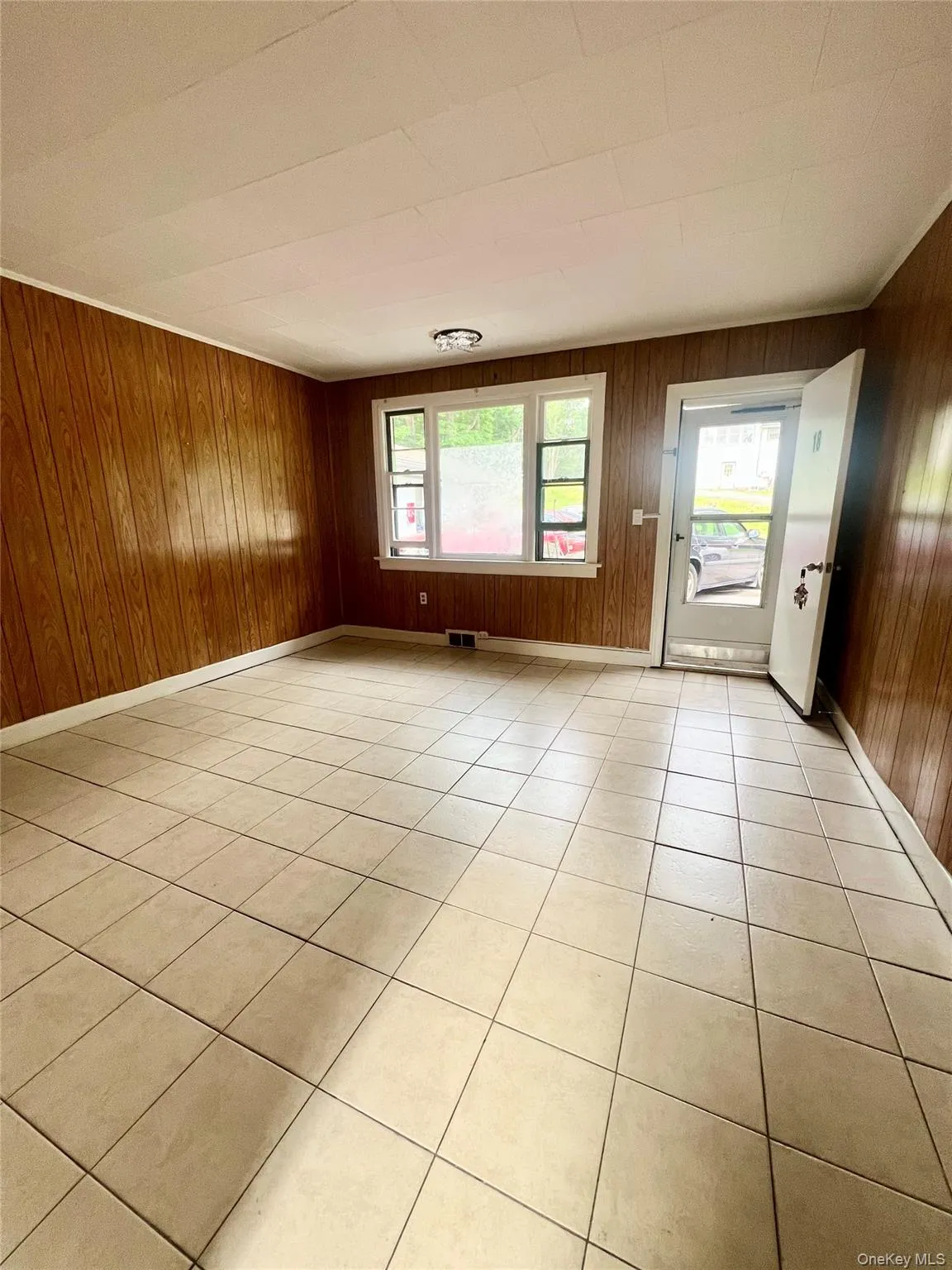 1612-1616-1616 Route 9W, Marlboro, NY, 2 Rooms Rooms,1 BathroomBathrooms,Residential Lease,For Rent,Route 9W,0,1005345 1612-1616-1616 Route 9W, Marlboro, NY, 2 Rooms Rooms,1 BathroomBathrooms,Residential Lease,For Rent,Route 9W,0,1005345
