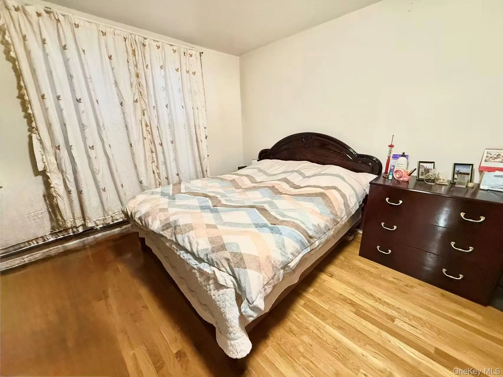 138-70 Elder Avenue, New York, NY, 2 Bedrooms Bedrooms, 6 Rooms Rooms,1 BathroomBathrooms,Residential,For Rent,Elder,0,1005348 138-70 Elder Avenue, New York, NY, 2 Bedrooms Bedrooms, 6 Rooms Rooms,1 BathroomBathrooms,Residential,For Rent,Elder,0,1005348