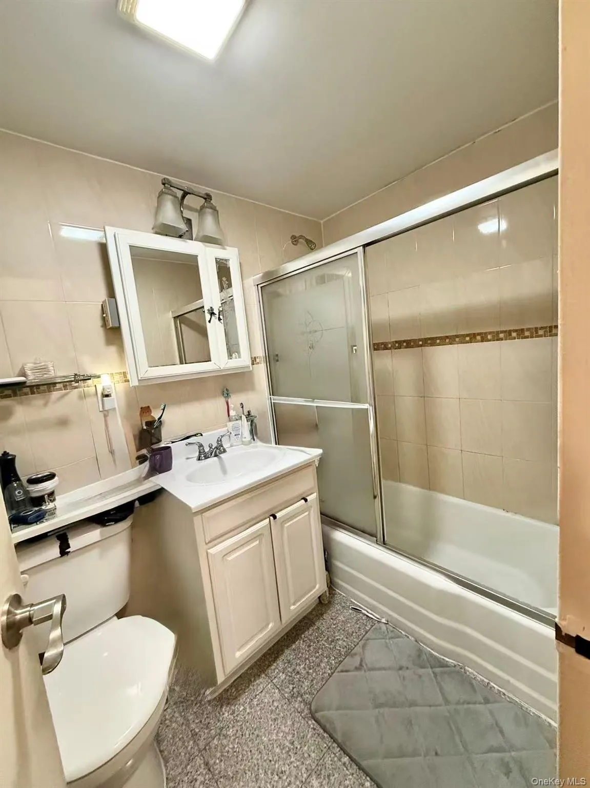 138-70 Elder Avenue, New York, NY, 2 Bedrooms Bedrooms, 6 Rooms Rooms,1 BathroomBathrooms,Residential,For Rent,Elder,0,1005348 138-70 Elder Avenue, New York, NY, 2 Bedrooms Bedrooms, 6 Rooms Rooms,1 BathroomBathrooms,Residential,For Rent,Elder,0,1005348