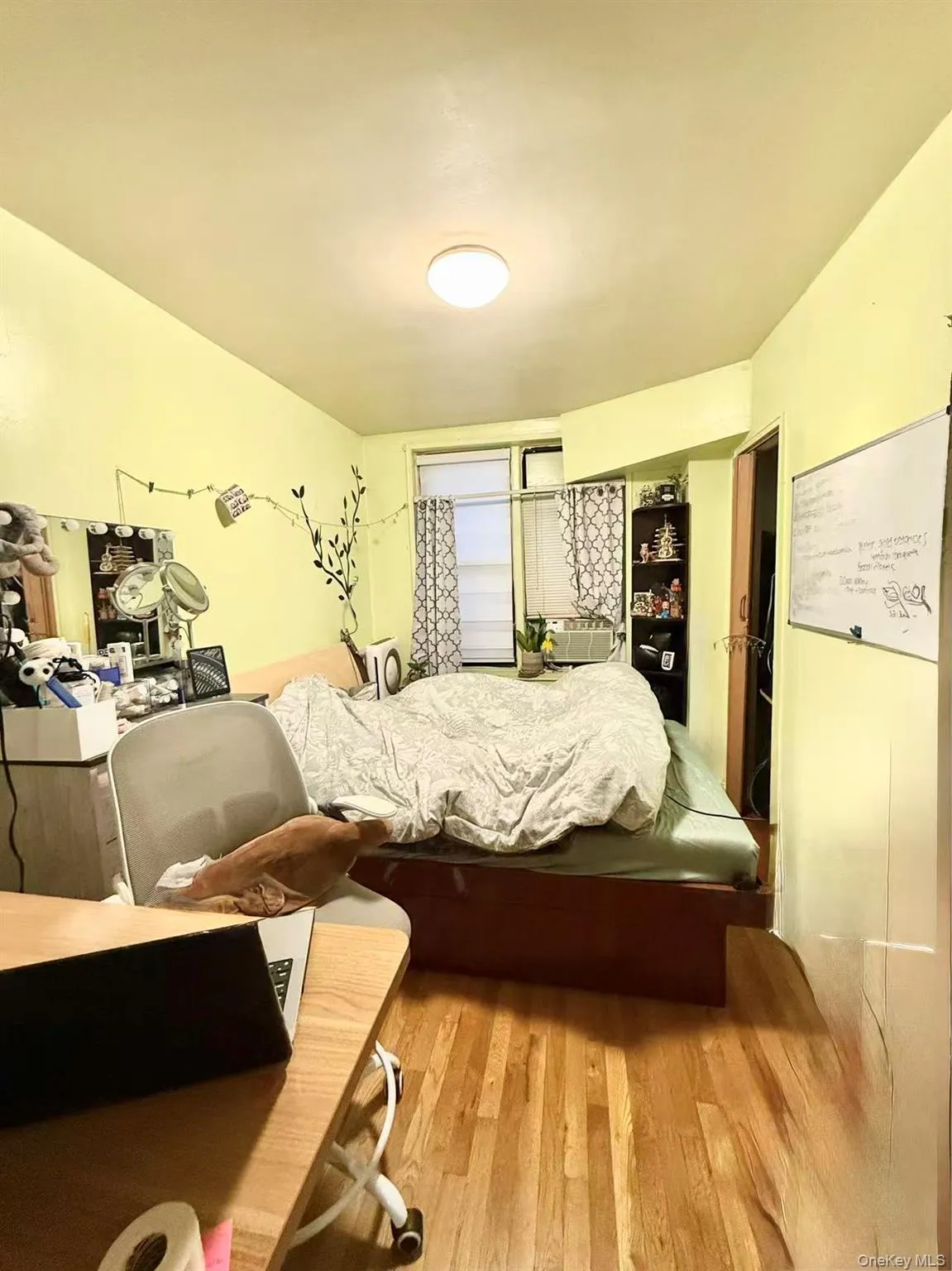 138-70 Elder Avenue, New York, NY, 2 Bedrooms Bedrooms, 6 Rooms Rooms,1 BathroomBathrooms,Residential,For Rent,Elder,0,1005348 138-70 Elder Avenue, New York, NY, 2 Bedrooms Bedrooms, 6 Rooms Rooms,1 BathroomBathrooms,Residential,For Rent,Elder,0,1005348