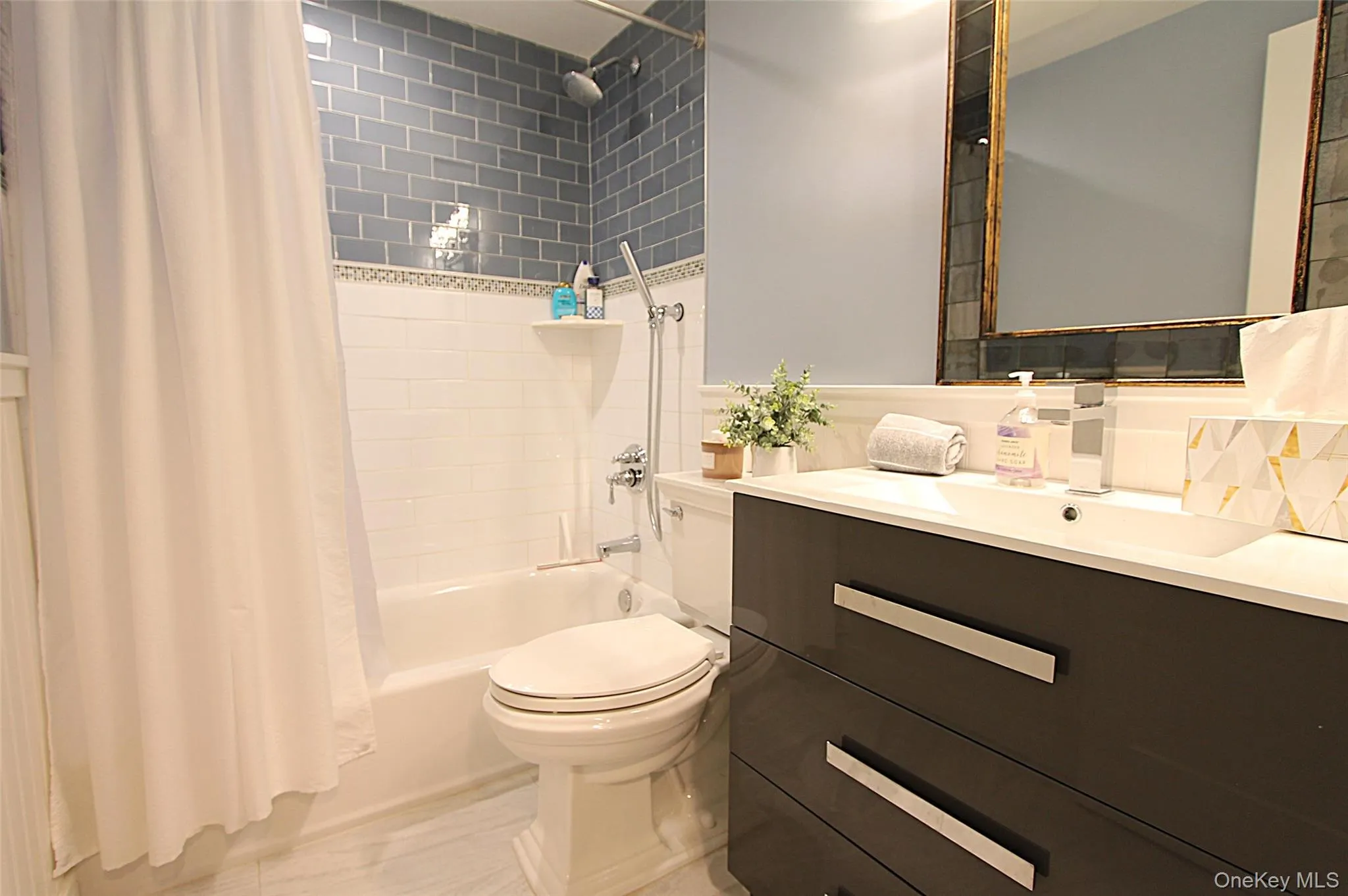 57-65 81st Street, New York, NY, 2 Bedrooms Bedrooms, 8 Rooms Rooms,2 BathroomsBathrooms,Residential,For Rent,81st,0,1005352 57-65 81st Street, New York, NY, 2 Bedrooms Bedrooms, 8 Rooms Rooms,2 BathroomsBathrooms,Residential,For Rent,81st,0,1005352