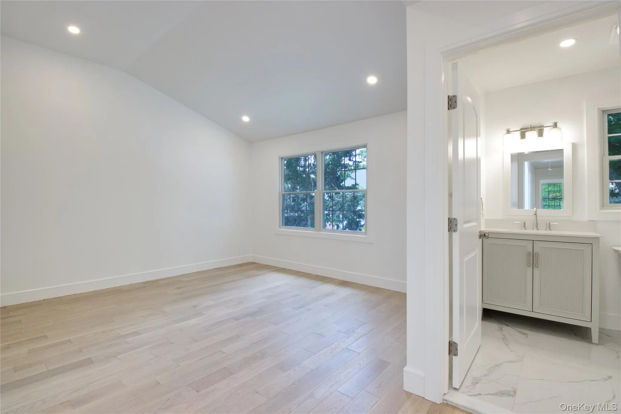 30 Kirkwood, North Hempstead, NY, 4 Bedrooms Bedrooms, 8 Rooms Rooms,2 BathroomsBathrooms,Residential Lease,For Rent,Kirkwood,0,1005355 30 Kirkwood, North Hempstead, NY, 4 Bedrooms Bedrooms, 8 Rooms Rooms,2 BathroomsBathrooms,Residential Lease,For Rent,Kirkwood,0,1005355