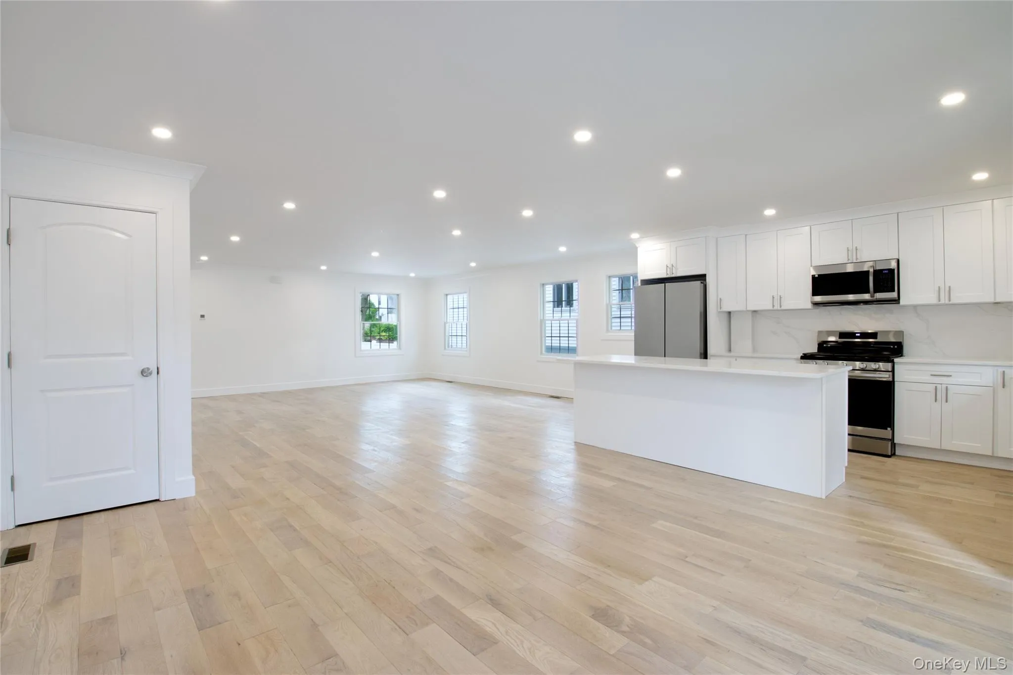 30 Kirkwood, North Hempstead, NY, 4 Bedrooms Bedrooms, 8 Rooms Rooms,2 BathroomsBathrooms,Residential Lease,For Rent,Kirkwood,0,1005355 30 Kirkwood, North Hempstead, NY, 4 Bedrooms Bedrooms, 8 Rooms Rooms,2 BathroomsBathrooms,Residential Lease,For Rent,Kirkwood,0,1005355