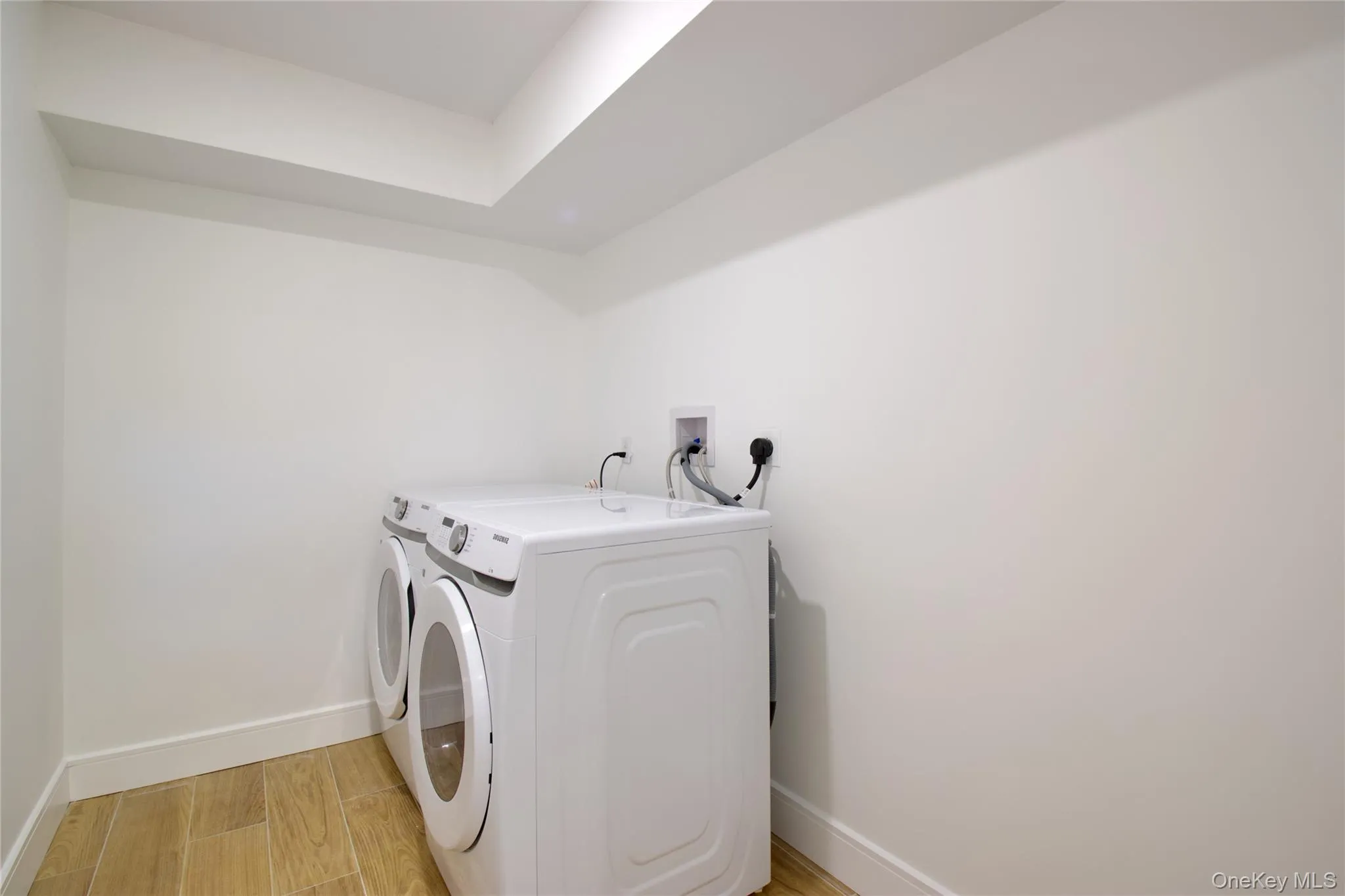 30 Kirkwood, North Hempstead, NY, 4 Bedrooms Bedrooms, 8 Rooms Rooms,2 BathroomsBathrooms,Residential Lease,For Rent,Kirkwood,0,1005355 30 Kirkwood, North Hempstead, NY, 4 Bedrooms Bedrooms, 8 Rooms Rooms,2 BathroomsBathrooms,Residential Lease,For Rent,Kirkwood,0,1005355