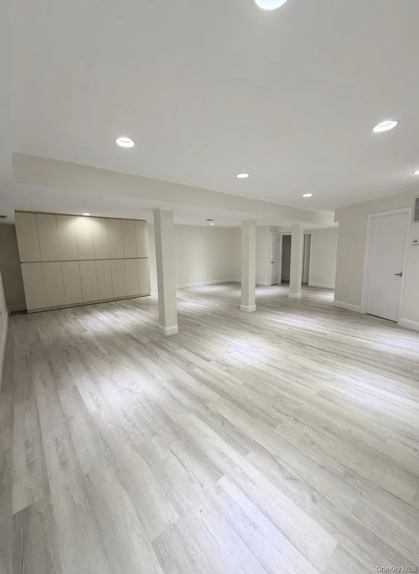 83 Foxwood Drive, Oyster Bay, NY, 3 Bedrooms Bedrooms, 11 Rooms Rooms,3 BathroomsBathrooms,Residential,For Rent,Foxwood,0,1005359 83 Foxwood Drive, Oyster Bay, NY, 3 Bedrooms Bedrooms, 11 Rooms Rooms,3 BathroomsBathrooms,Residential,For Rent,Foxwood,0,1005359